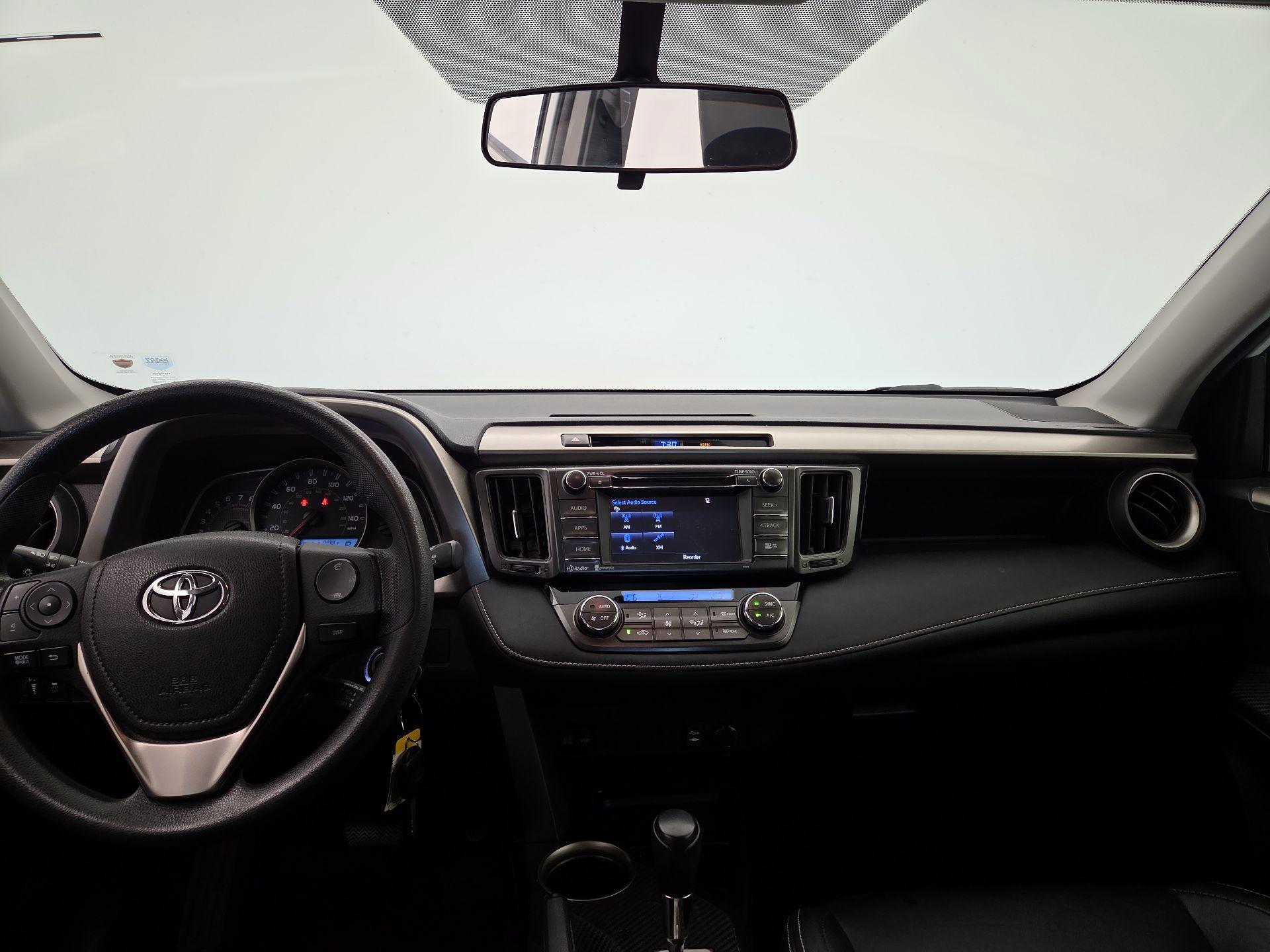 Thumbnail: 2015 Toyota RAV4 - 9