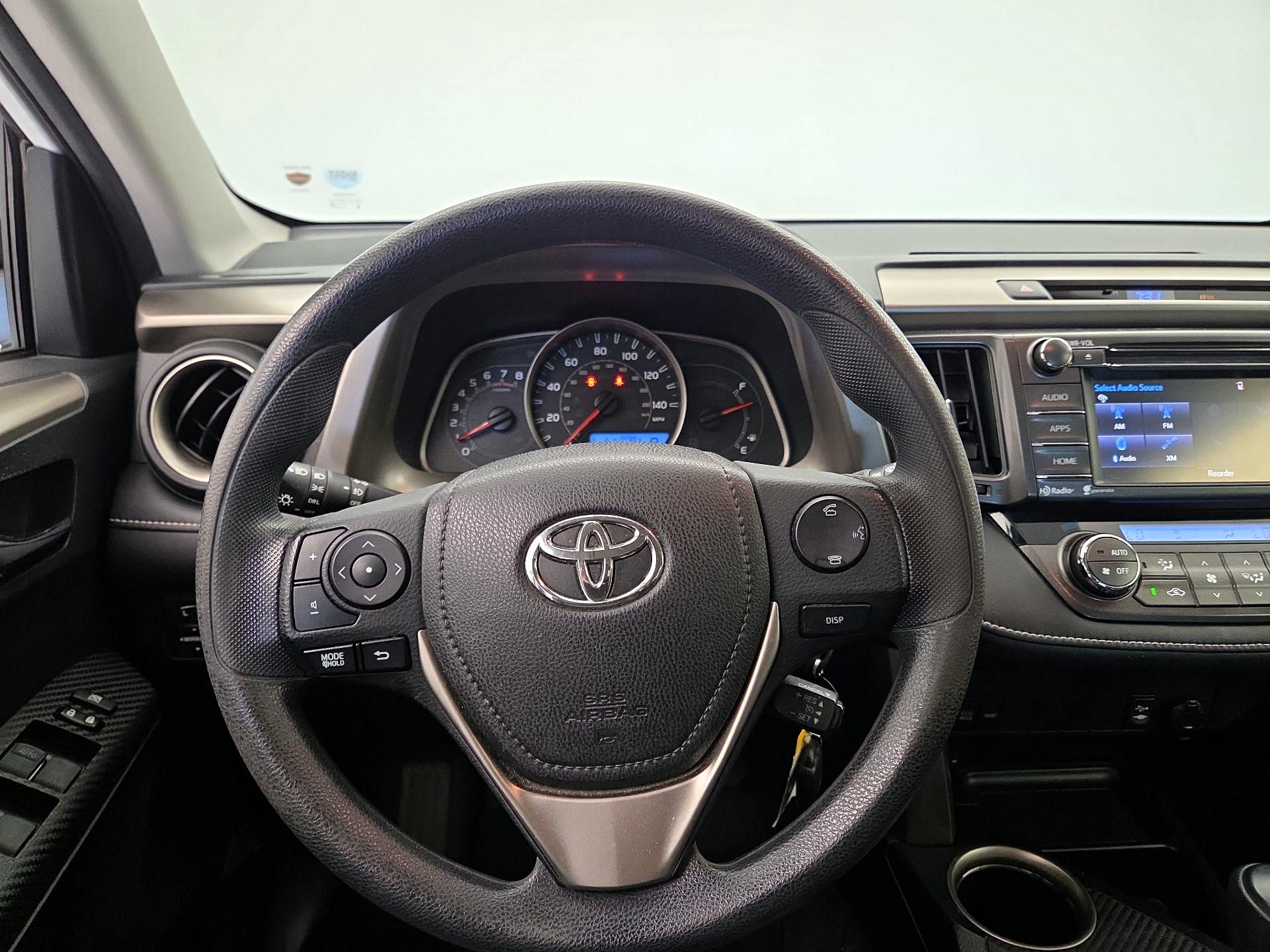 Thumbnail: 2015 Toyota RAV4 - 10