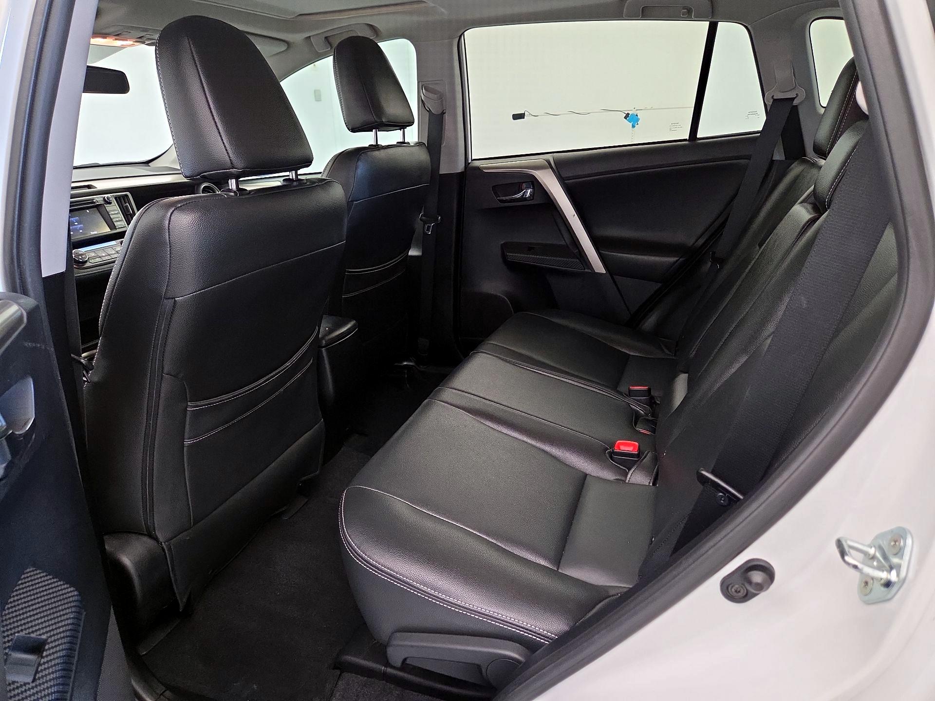 Thumbnail: 2015 Toyota RAV4 - 20