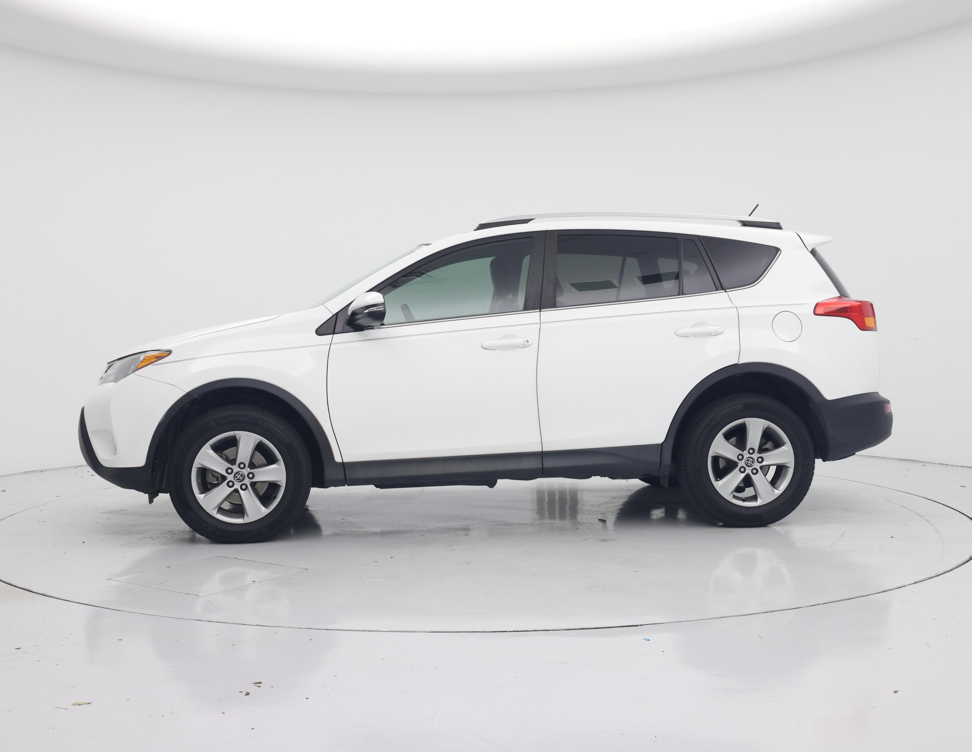Thumbnail: 2015 Toyota RAV4 - 3