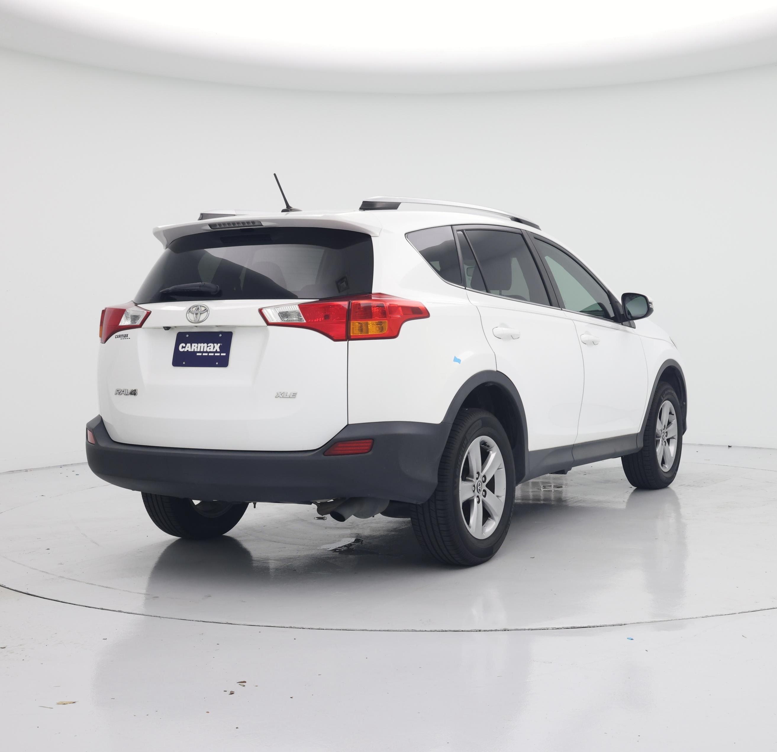 Thumbnail: 2015 Toyota RAV4 - 8