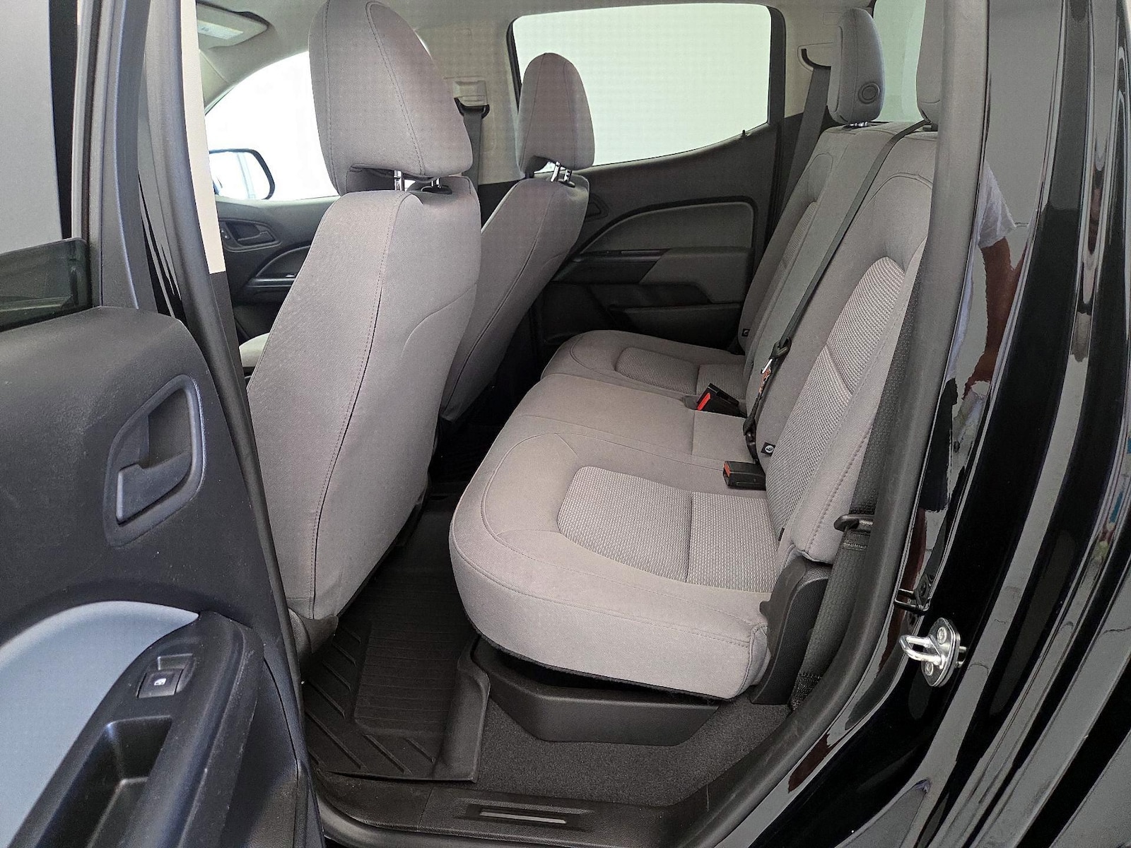 Power Seat(s) & Side Airbags