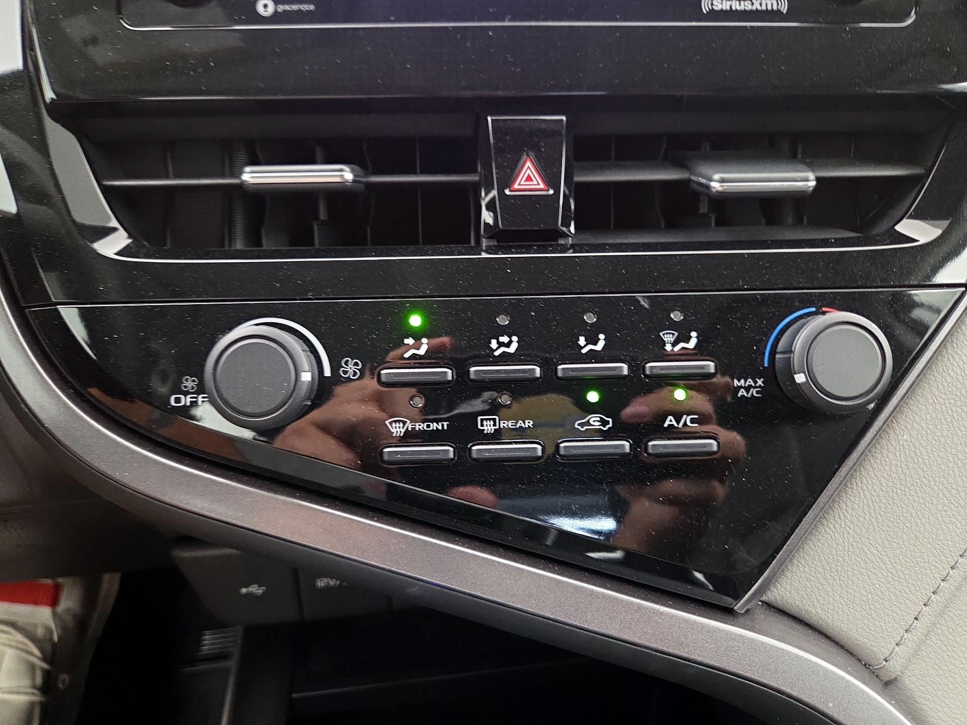 Thumbnail: 2021 Toyota Camry - 16