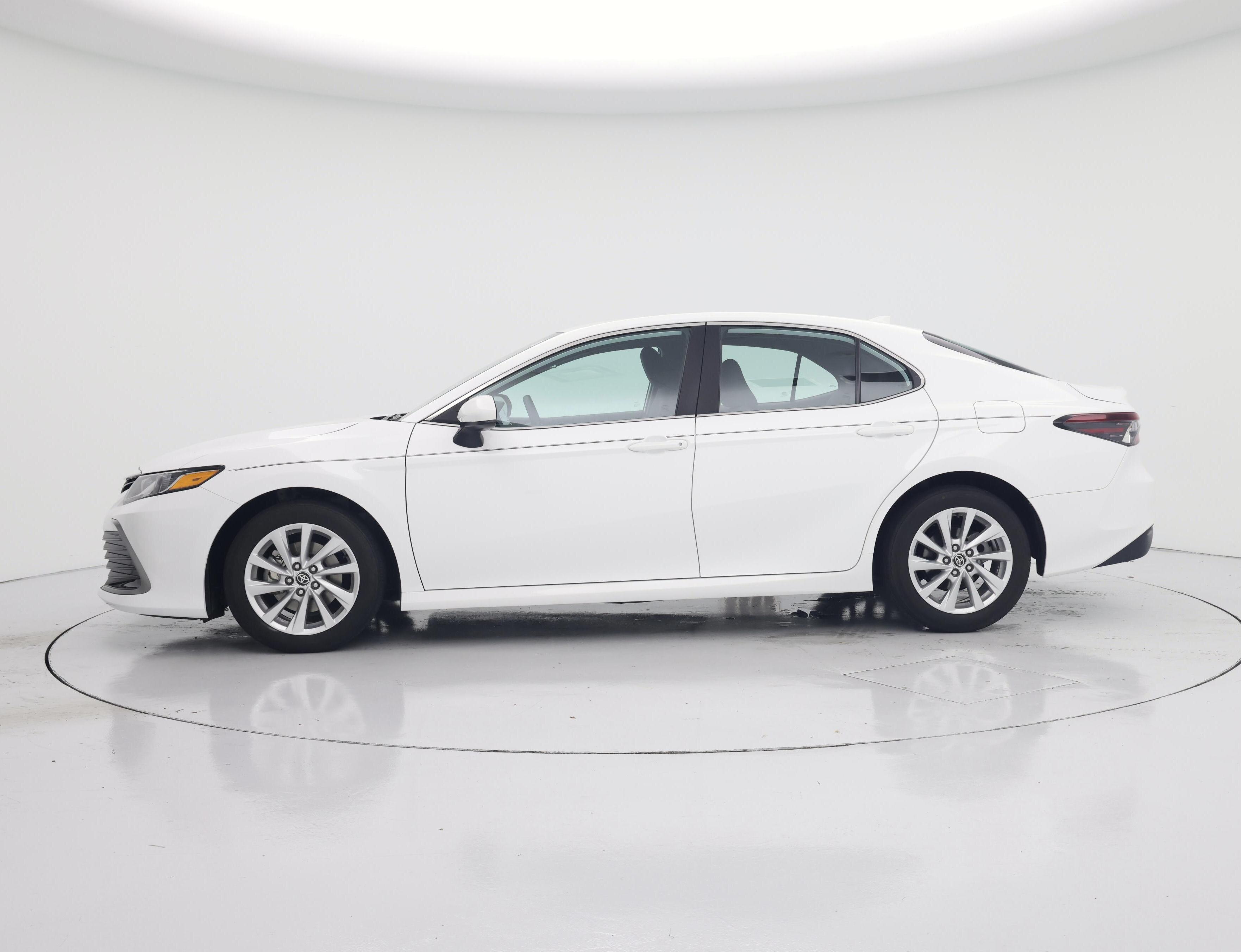 Thumbnail: 2021 Toyota Camry - 3