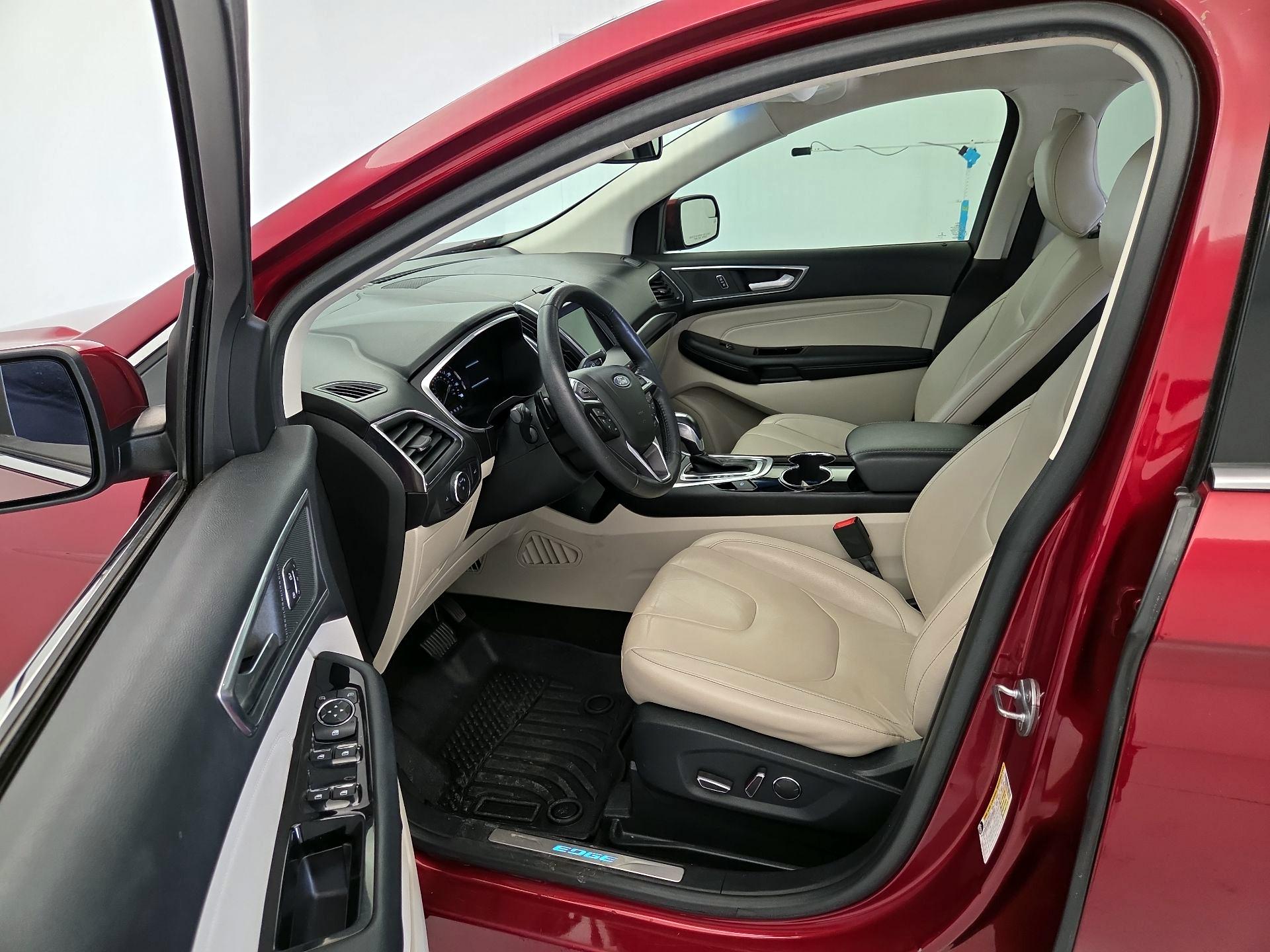 Thumbnail: 2018 Ford Edge - 11