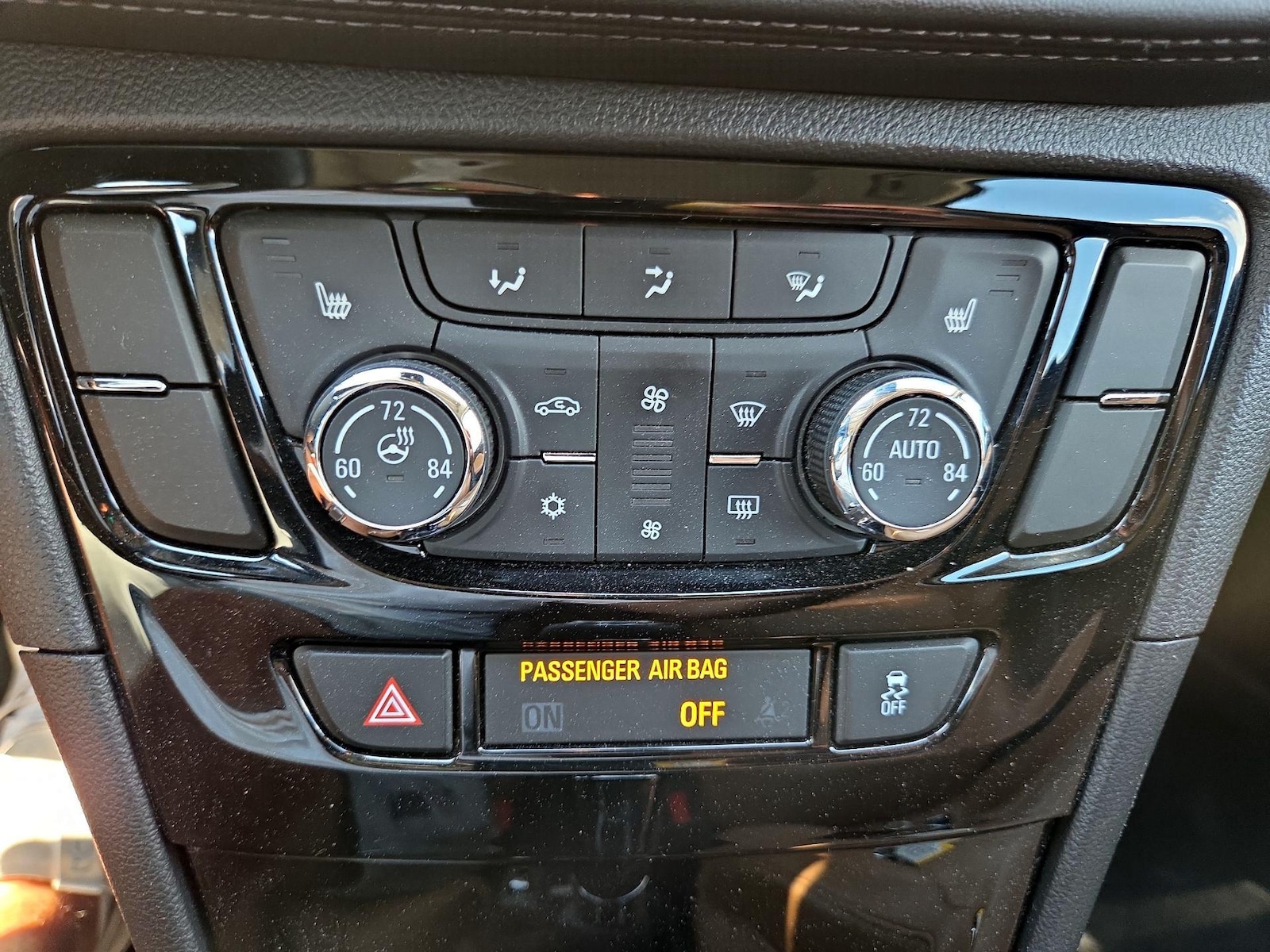 2020 Buick Encore Essence - Photo 17