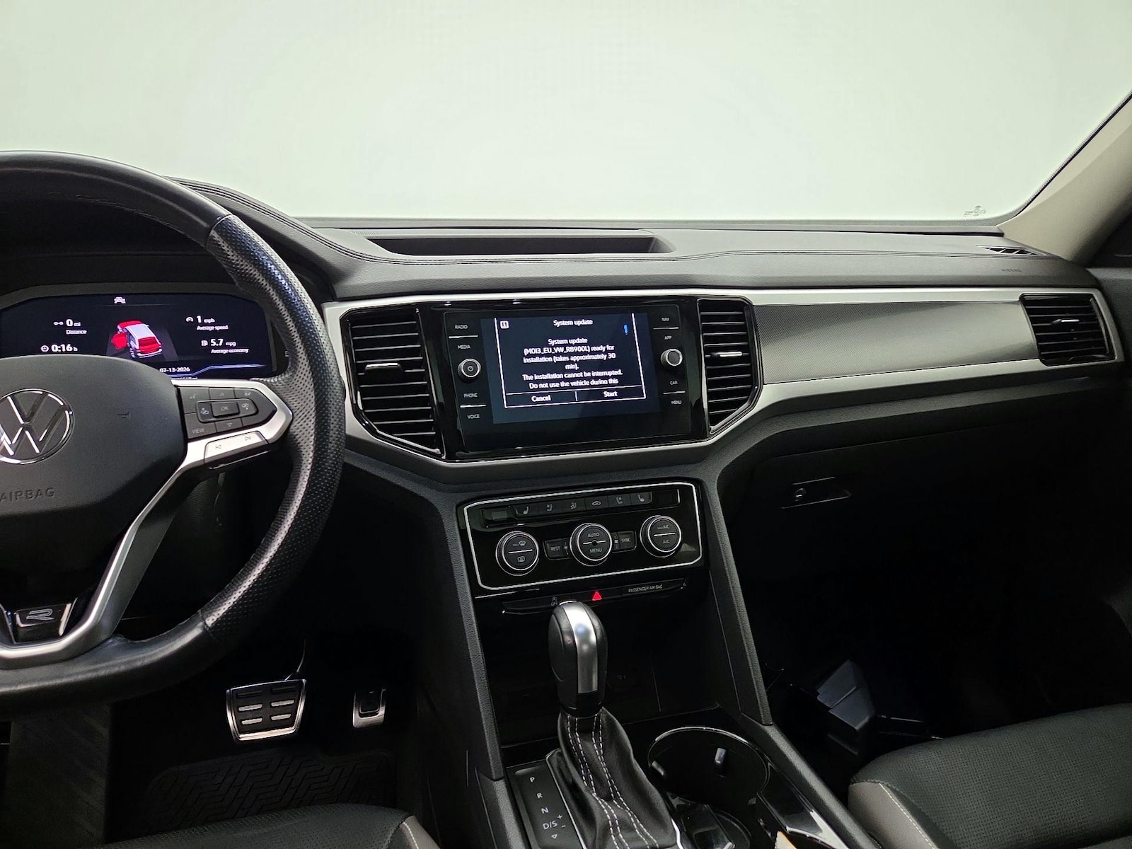 2022 Volkswagen Atlas SEL Premium R-Line - Photo 10