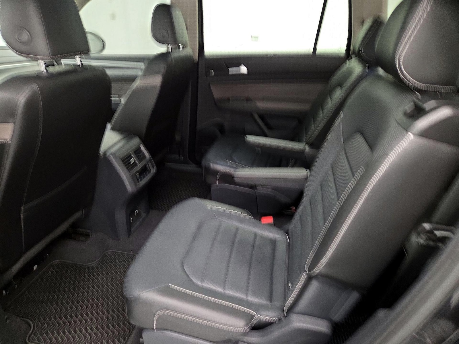 2022 Volkswagen Atlas SEL Premium R-Line - Photo 21