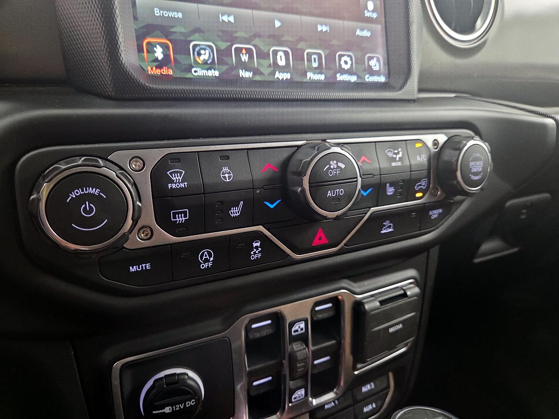 Thumbnail: 2023 Jeep Gladiator - 17