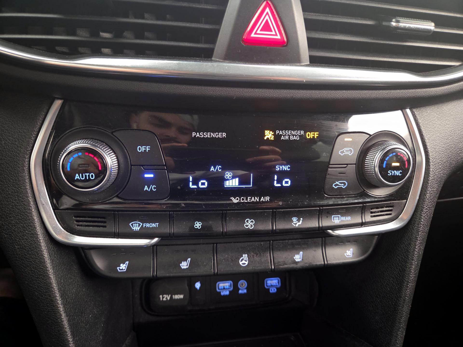 Thumbnail: 2020 Hyundai Santa Fe - 17