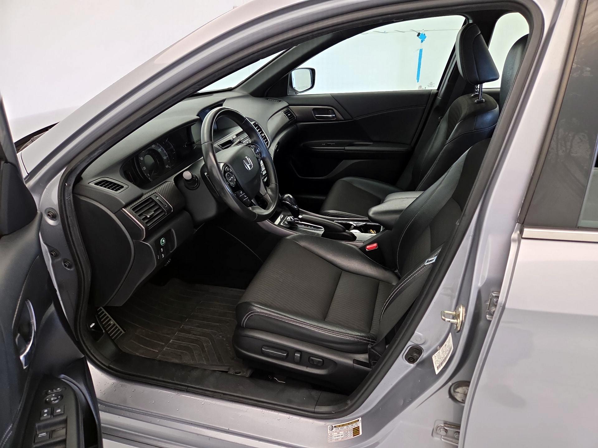 Thumbnail: 2016 Honda Accord - 11