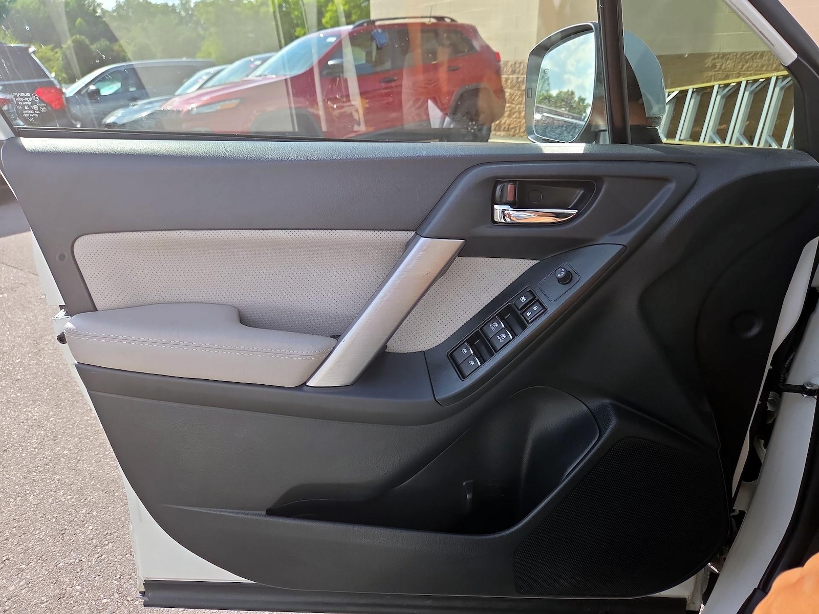 2018 Subaru Forester Limited - Photo 13