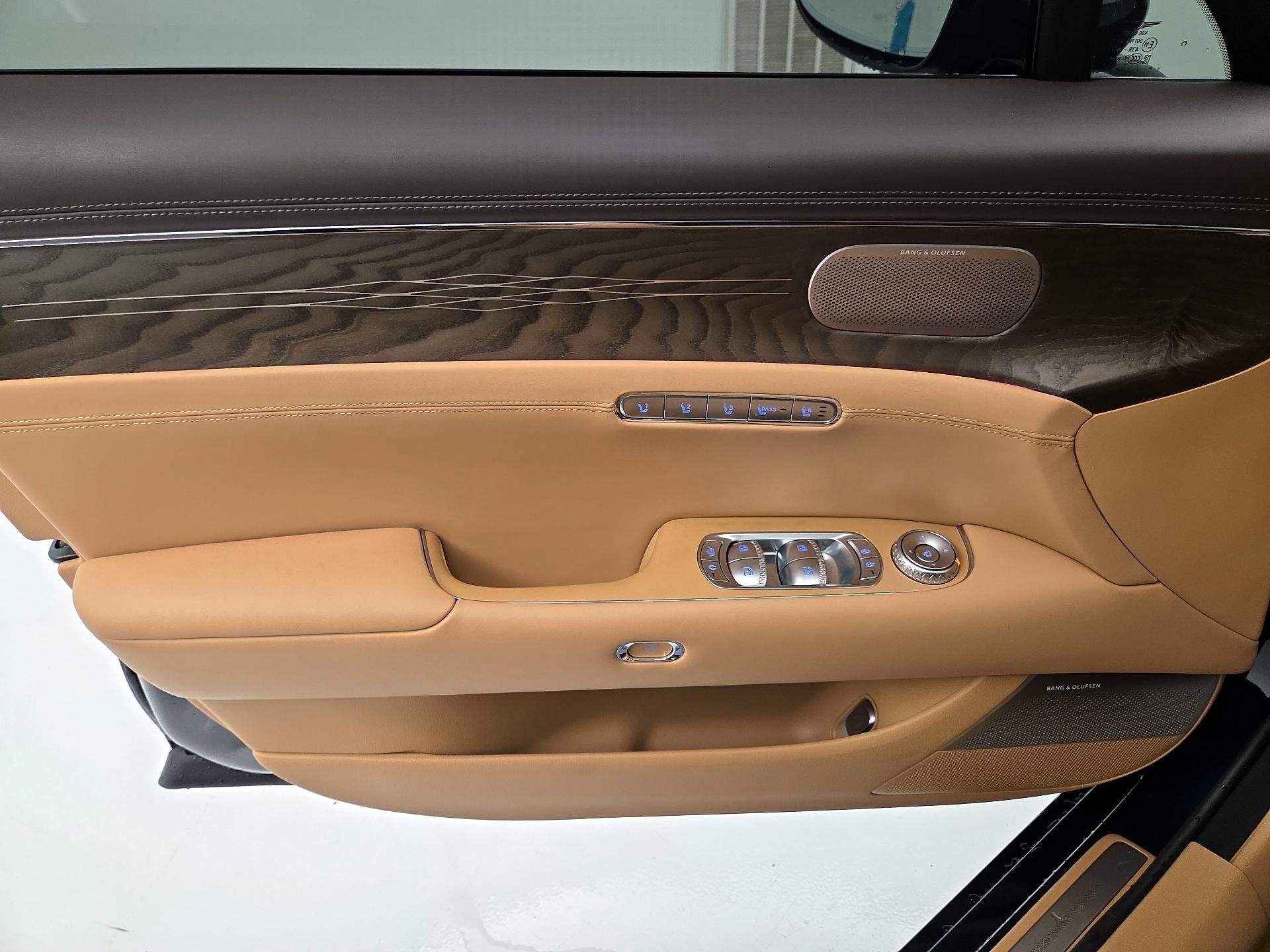 Thumbnail: 2025 Genesis G90 - 12