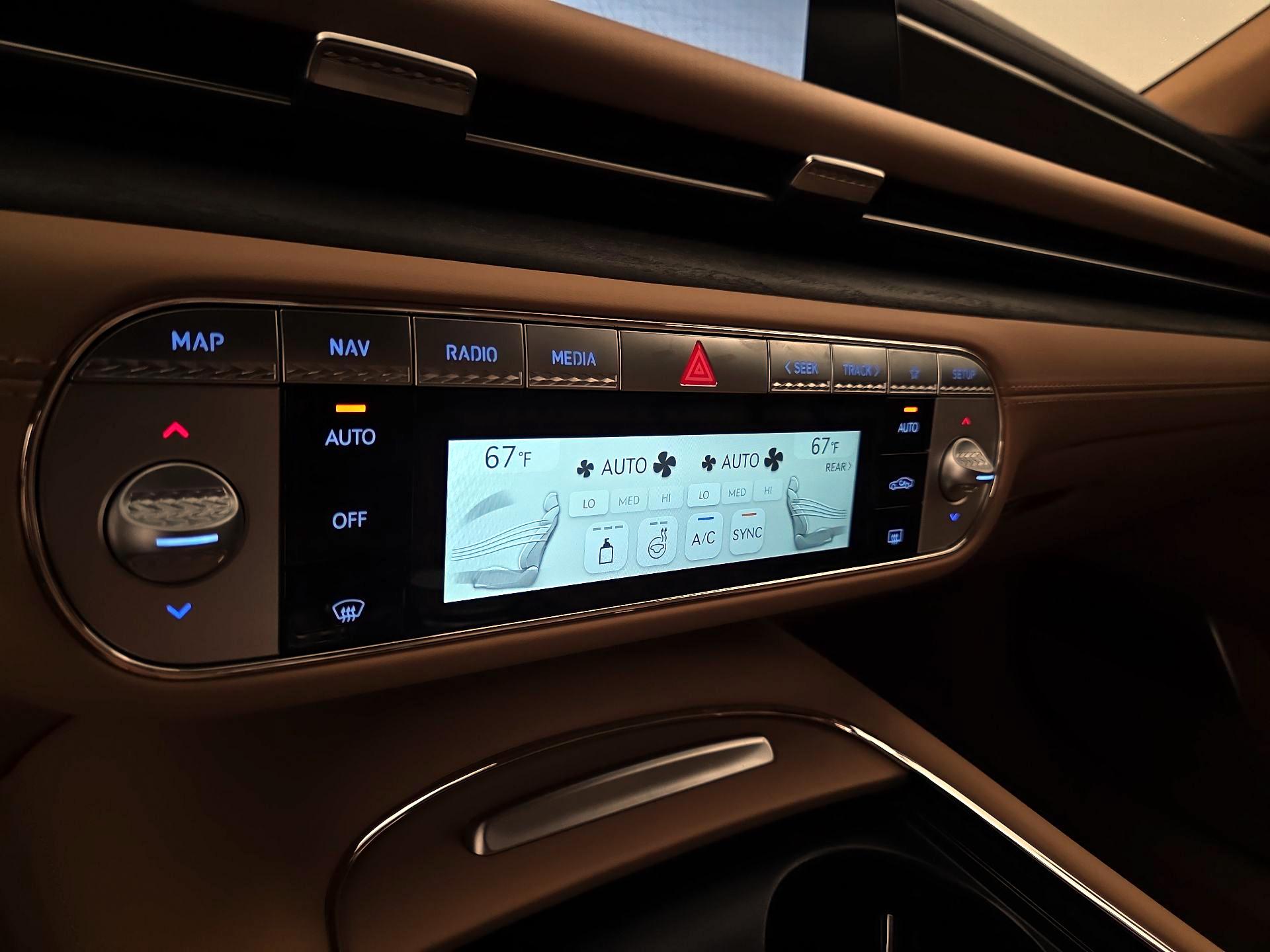 Thumbnail: 2025 Genesis G90 - 16