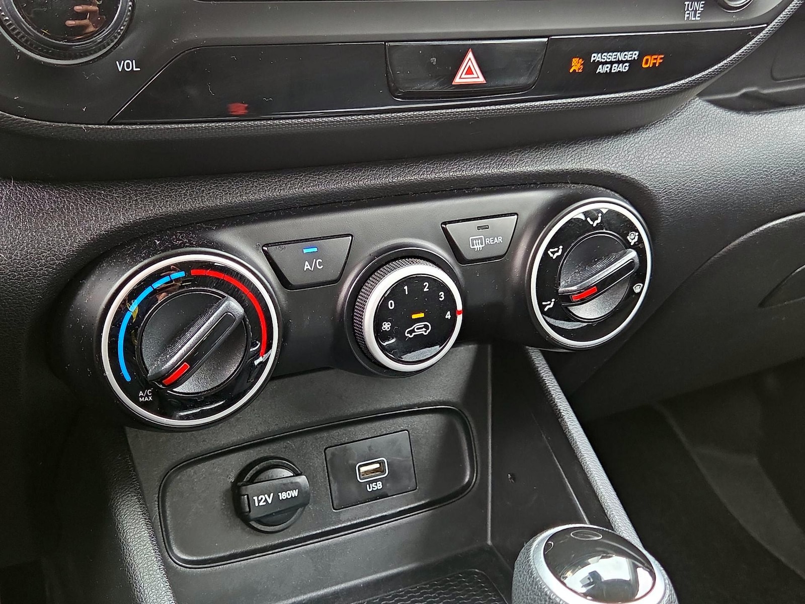 2021 Hyundai Venue SE - Photo 17