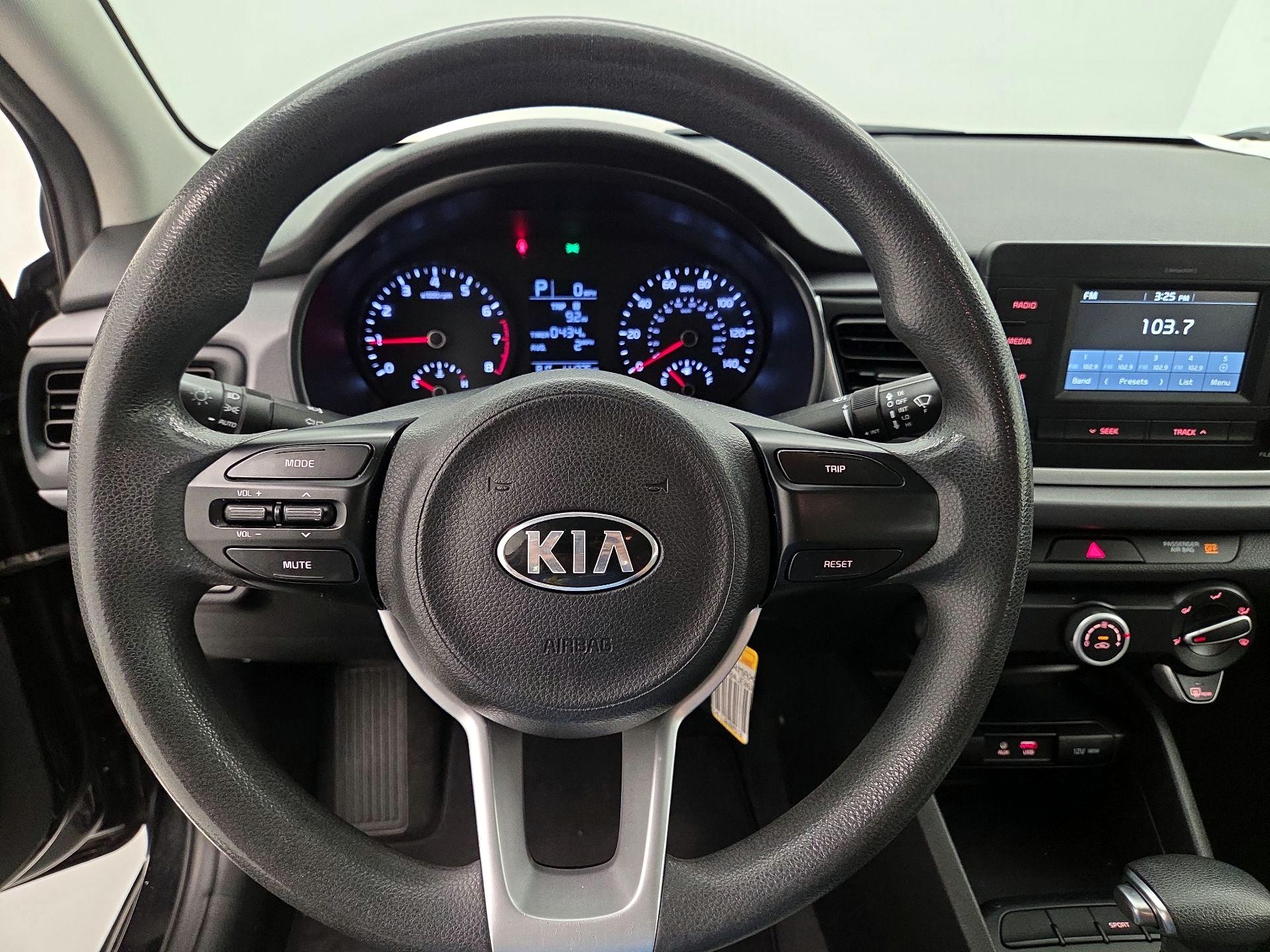 Thumbnail: 2018 Kia Rio - 10