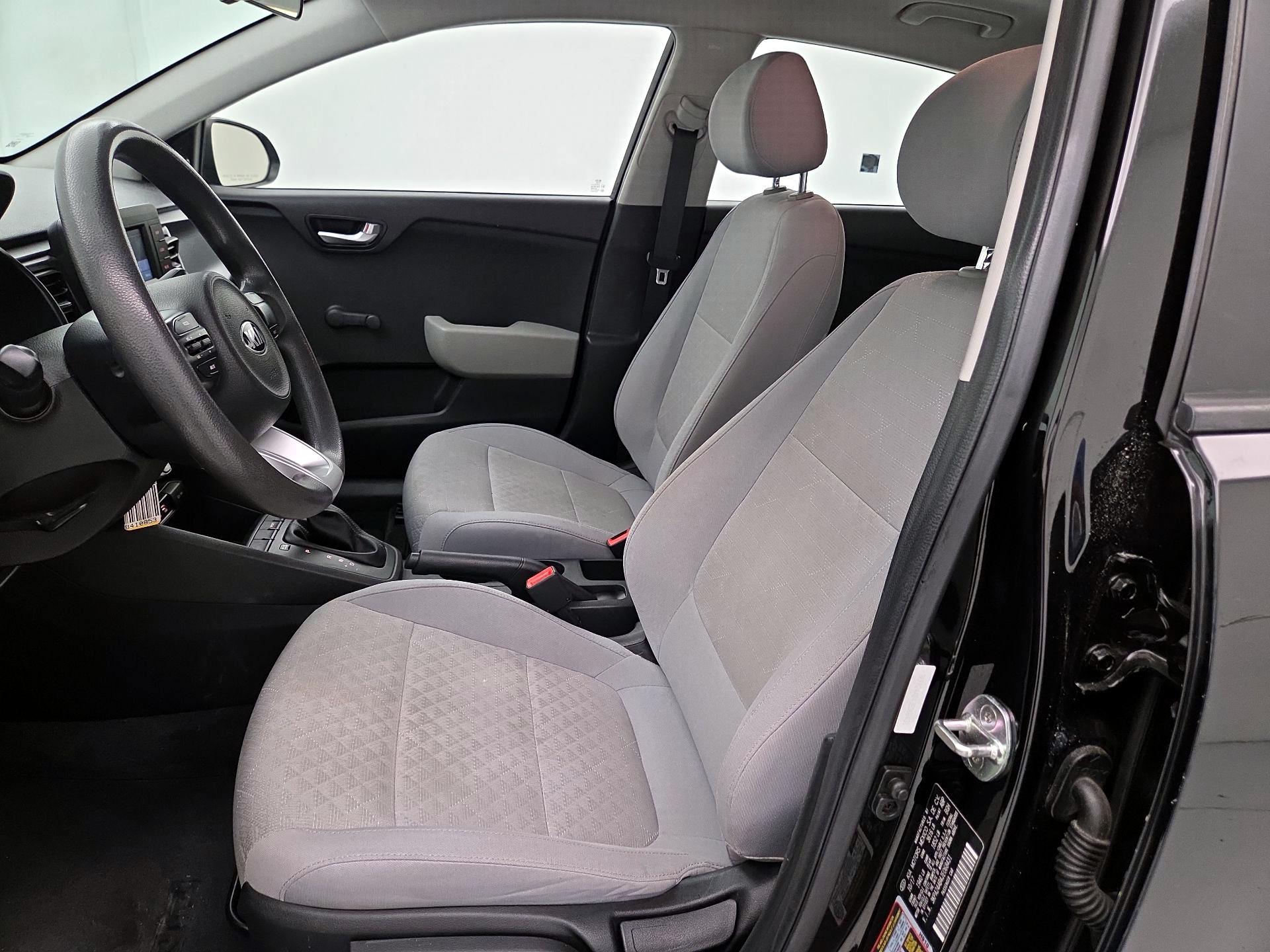 Thumbnail: 2018 Kia Rio - 11