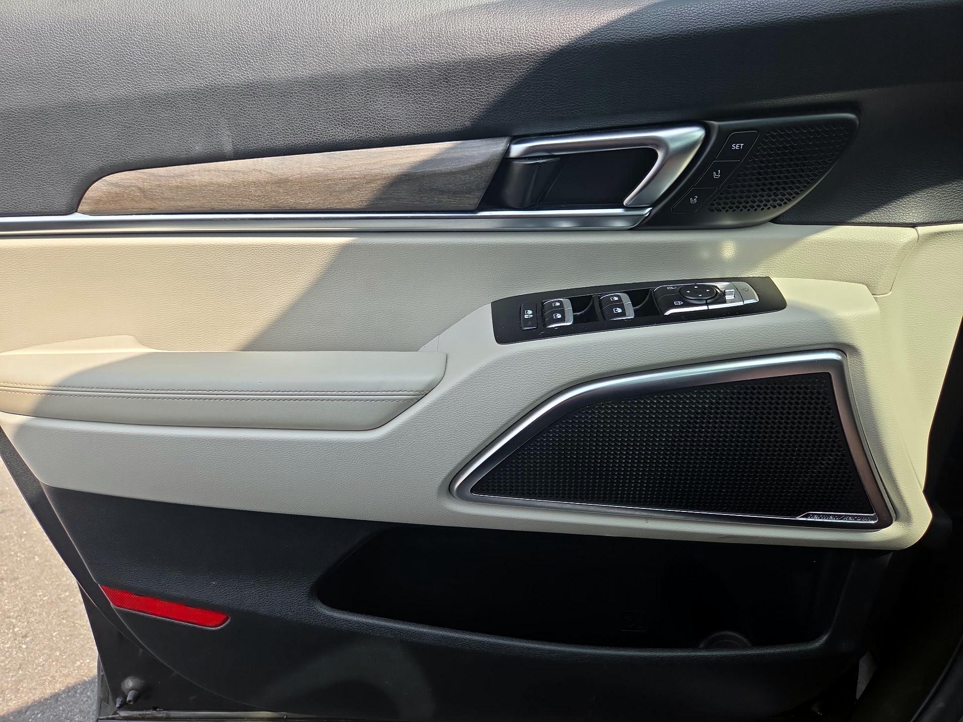 Thumbnail: 2020 Kia Telluride - 12