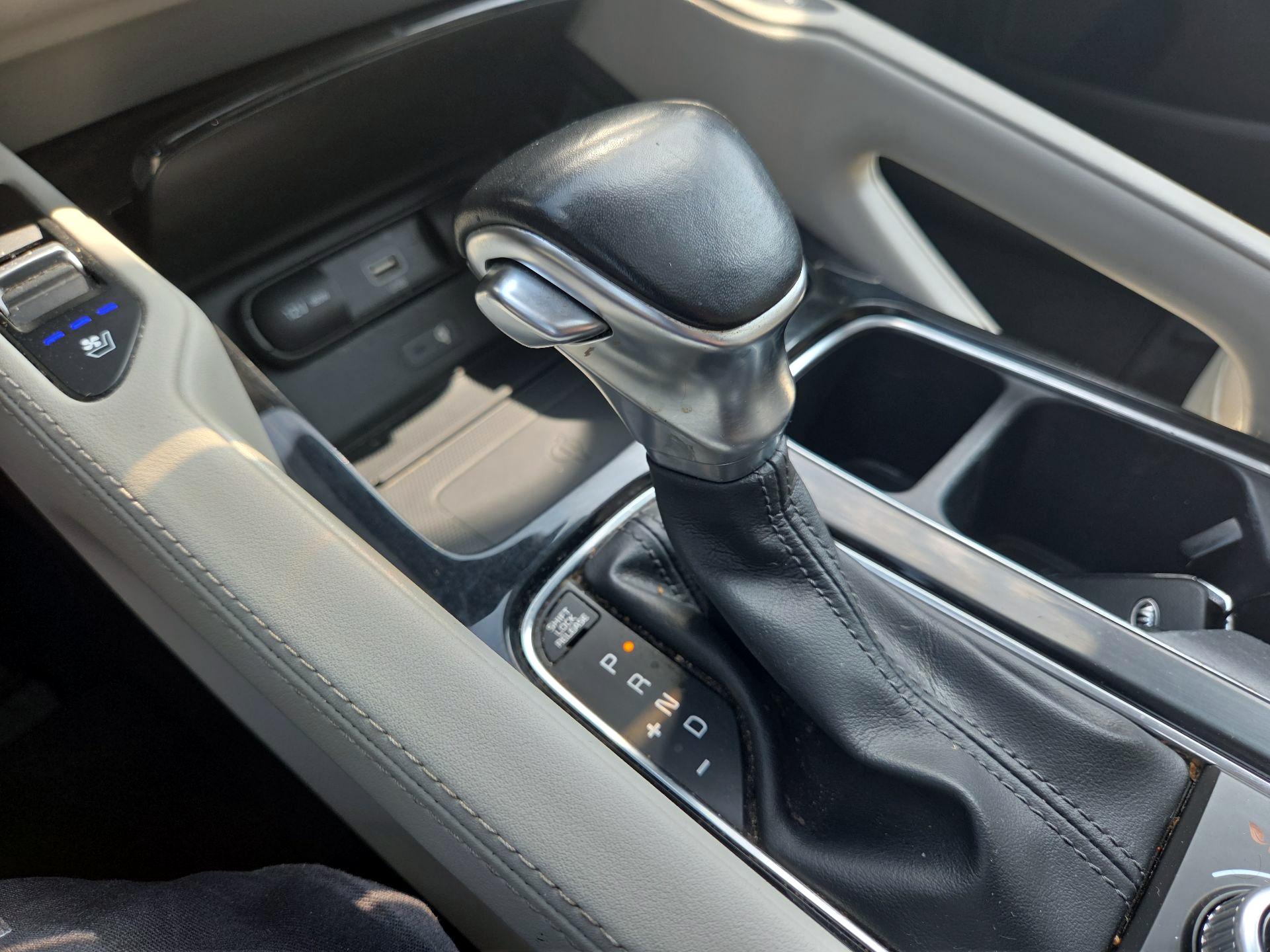 Thumbnail: 2020 Kia Telluride - 18
