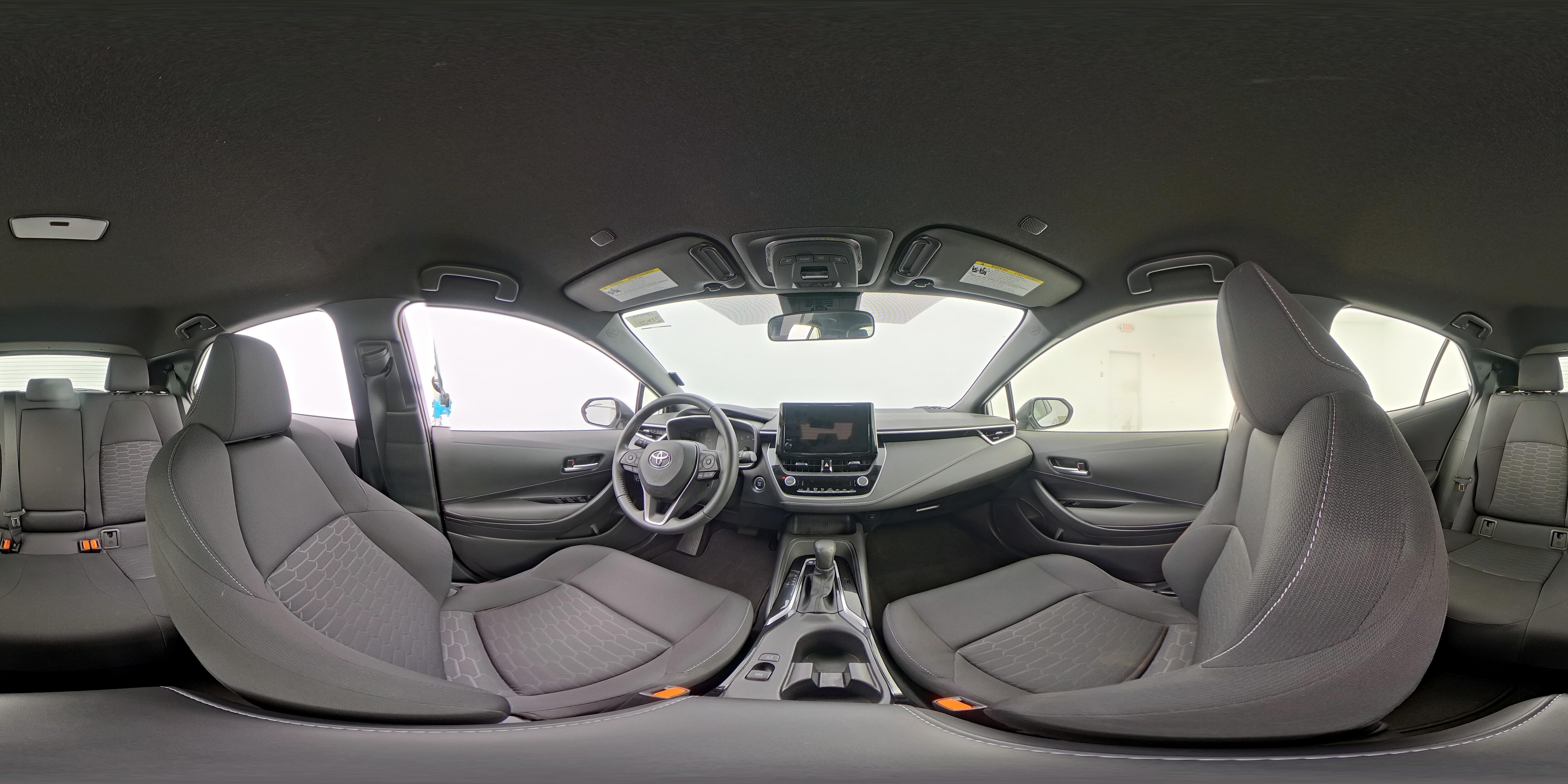 2024 Toyota Corolla Hatchback SE - Photo 24