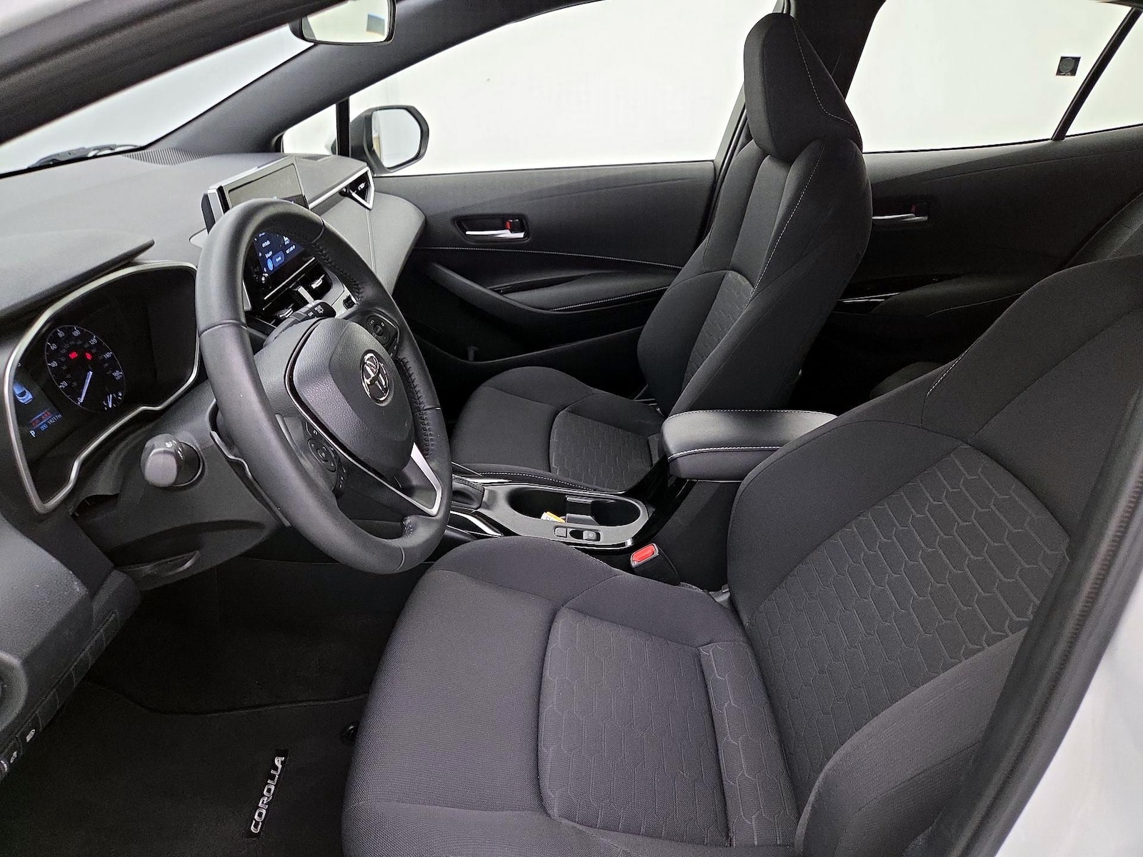 2024 Toyota Corolla Hatchback SE - Photo 12