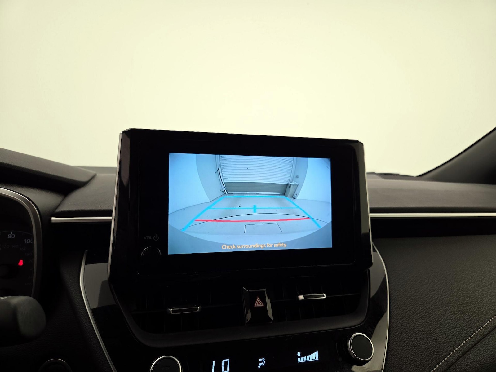 2024 Toyota Corolla Hatchback SE - Photo 15
