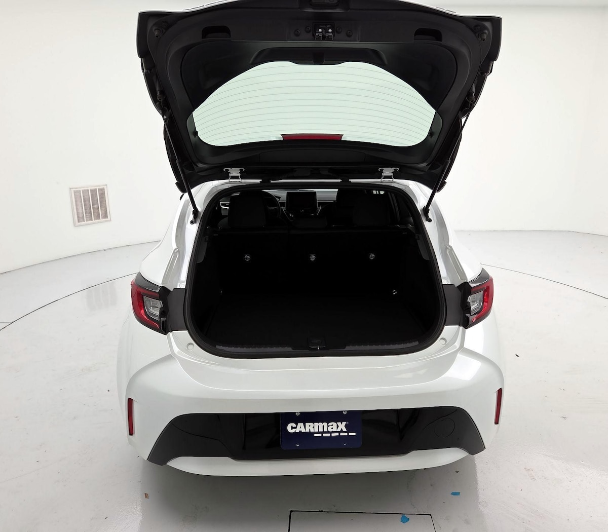 Trunk/Cargo (Seats Up)