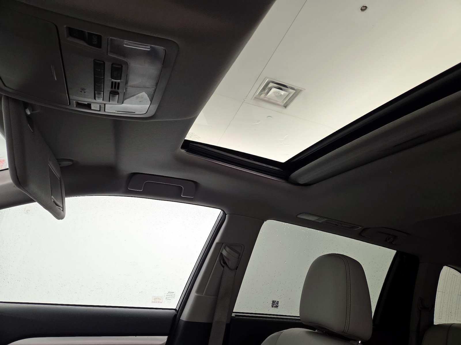 Sunroof(s) & Overhead Airbags