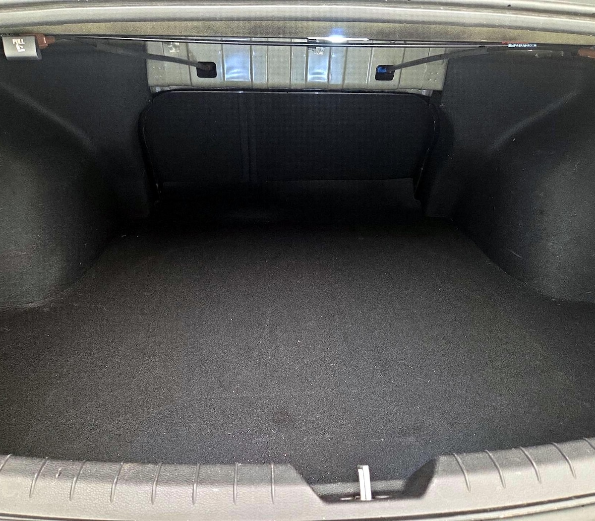 Trunk/Cargo (Seats Up)
