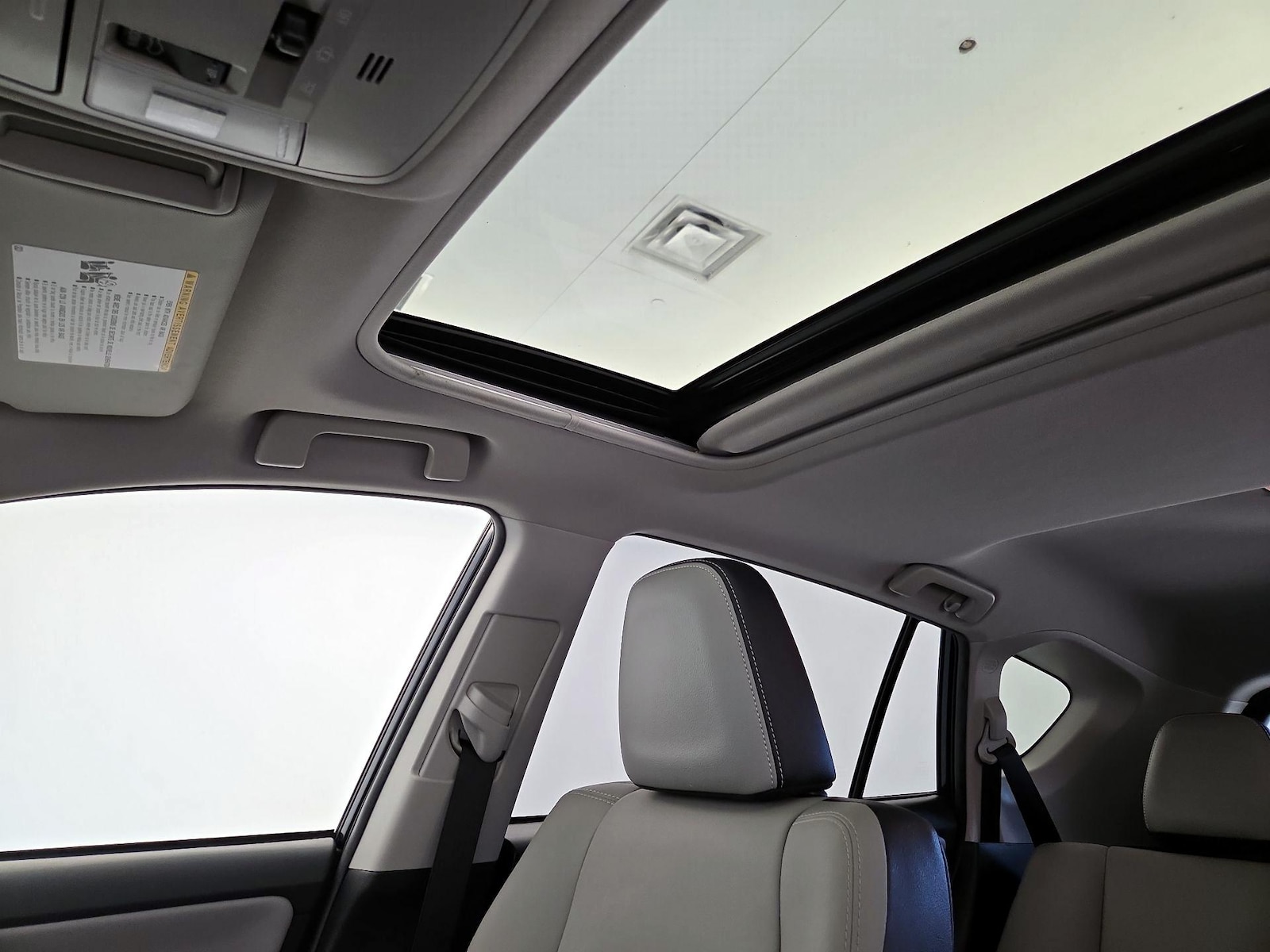 Sunroof(s) & Overhead Airbags