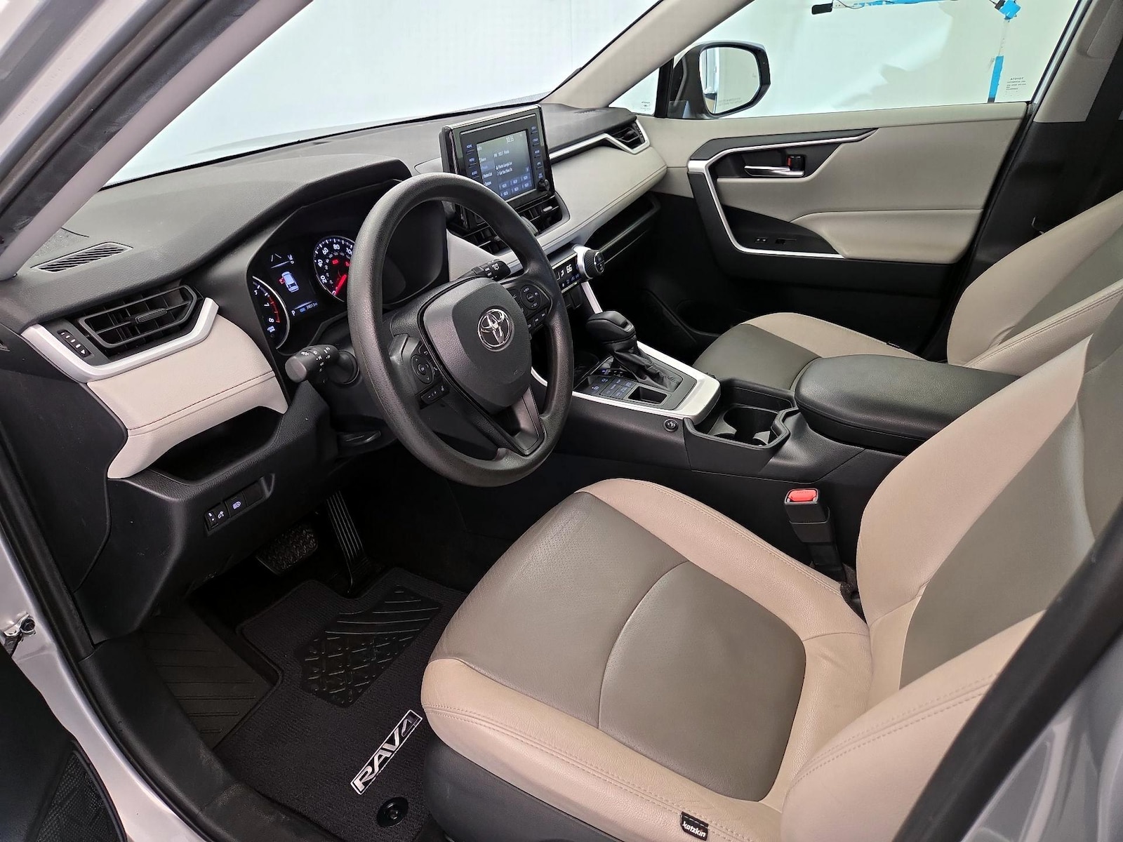 Leather Seats & Side Airbags
