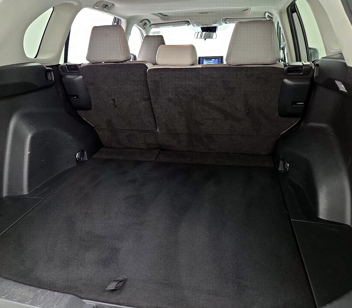 Trunk/Cargo (Seats Up)