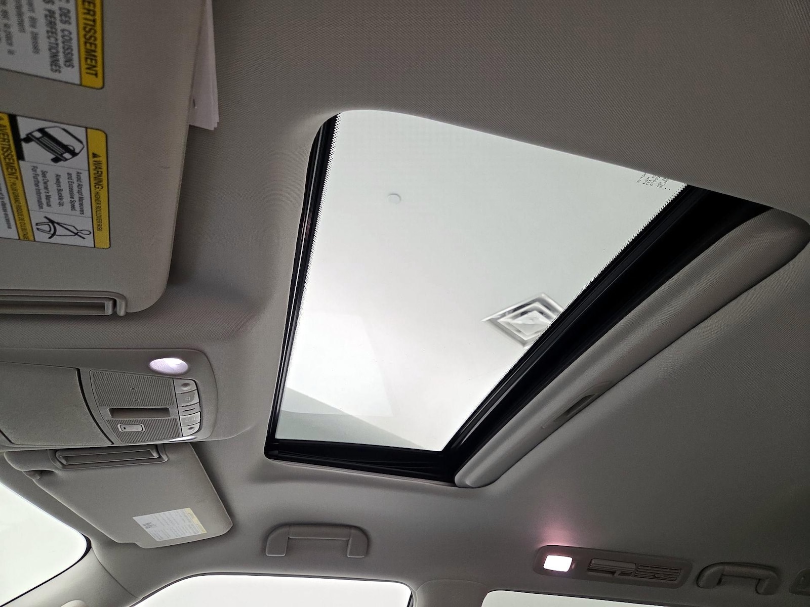 Sunroof(s) & Overhead Airbags