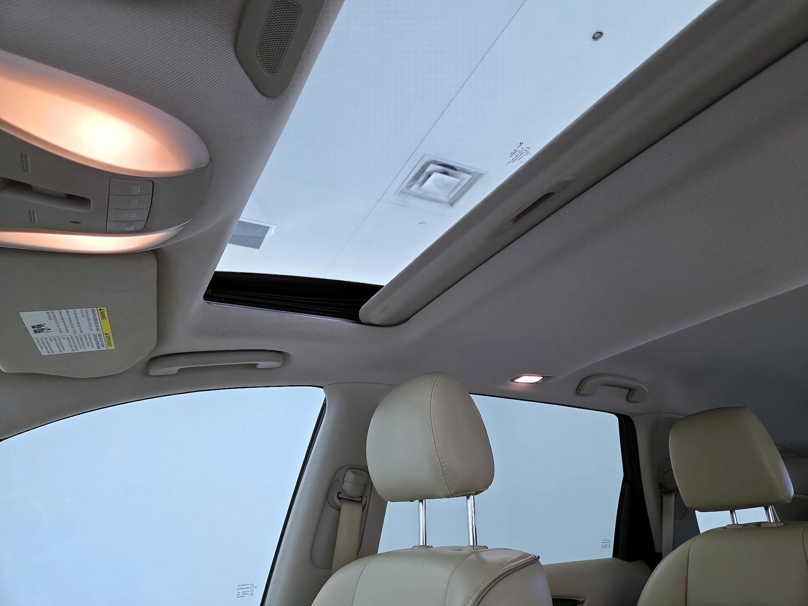Sunroof(s) & Overhead Airbags