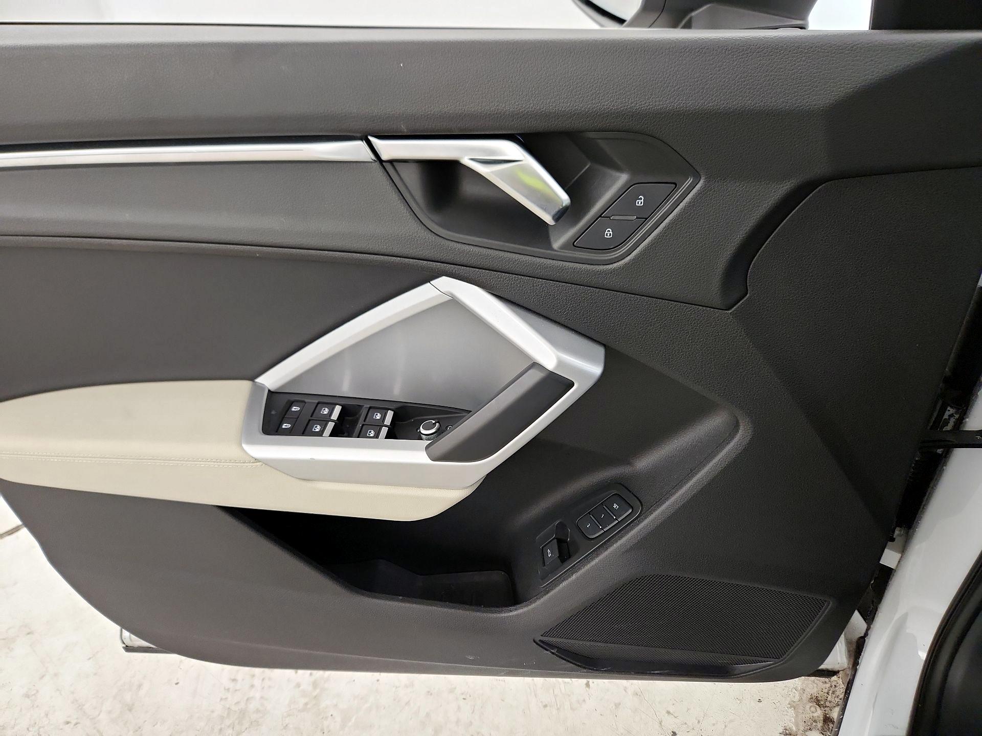 Thumbnail: 2022 Audi Q3 - 12