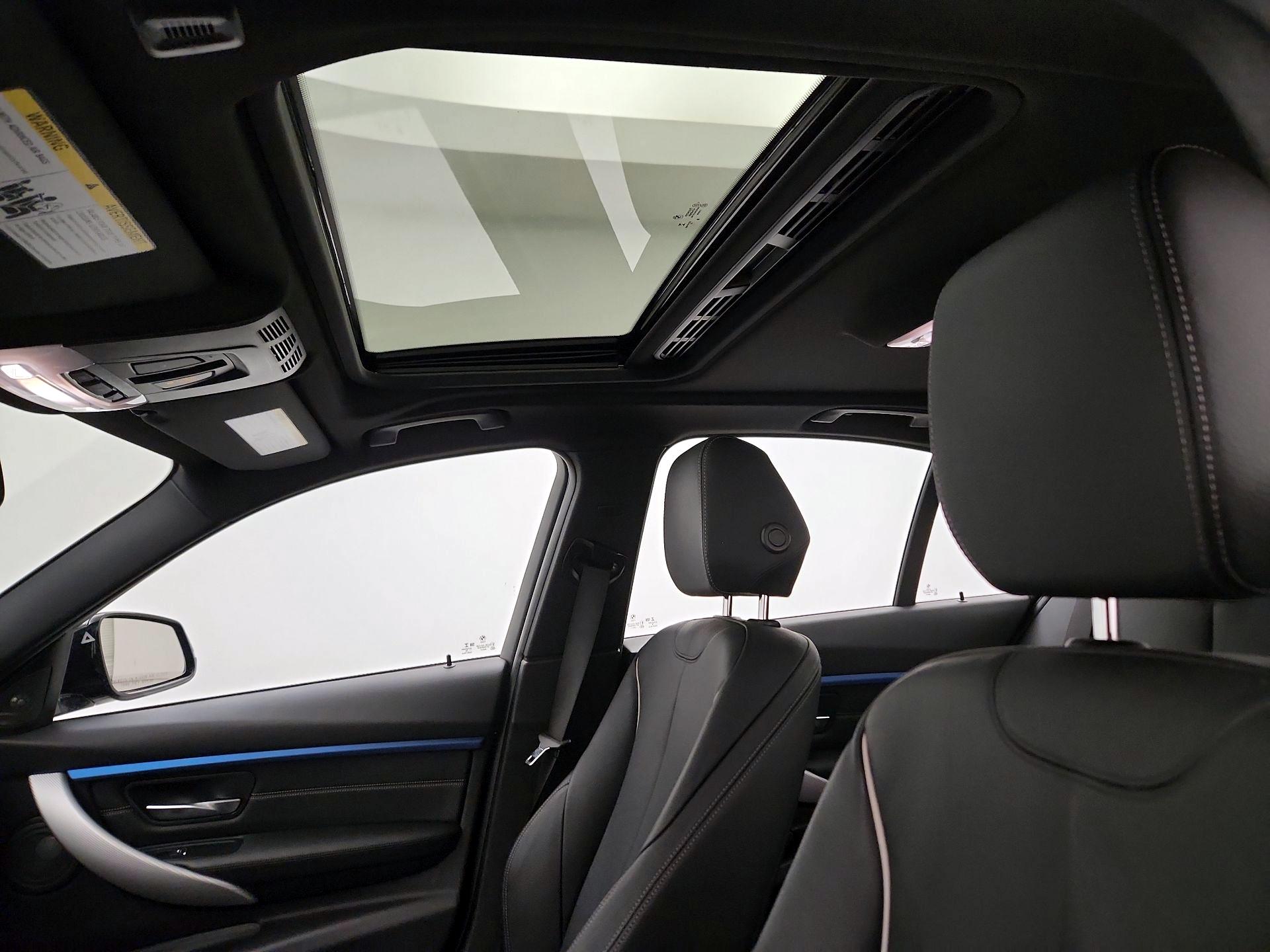 Thumbnail: 2018 BMW 3 Series - 20