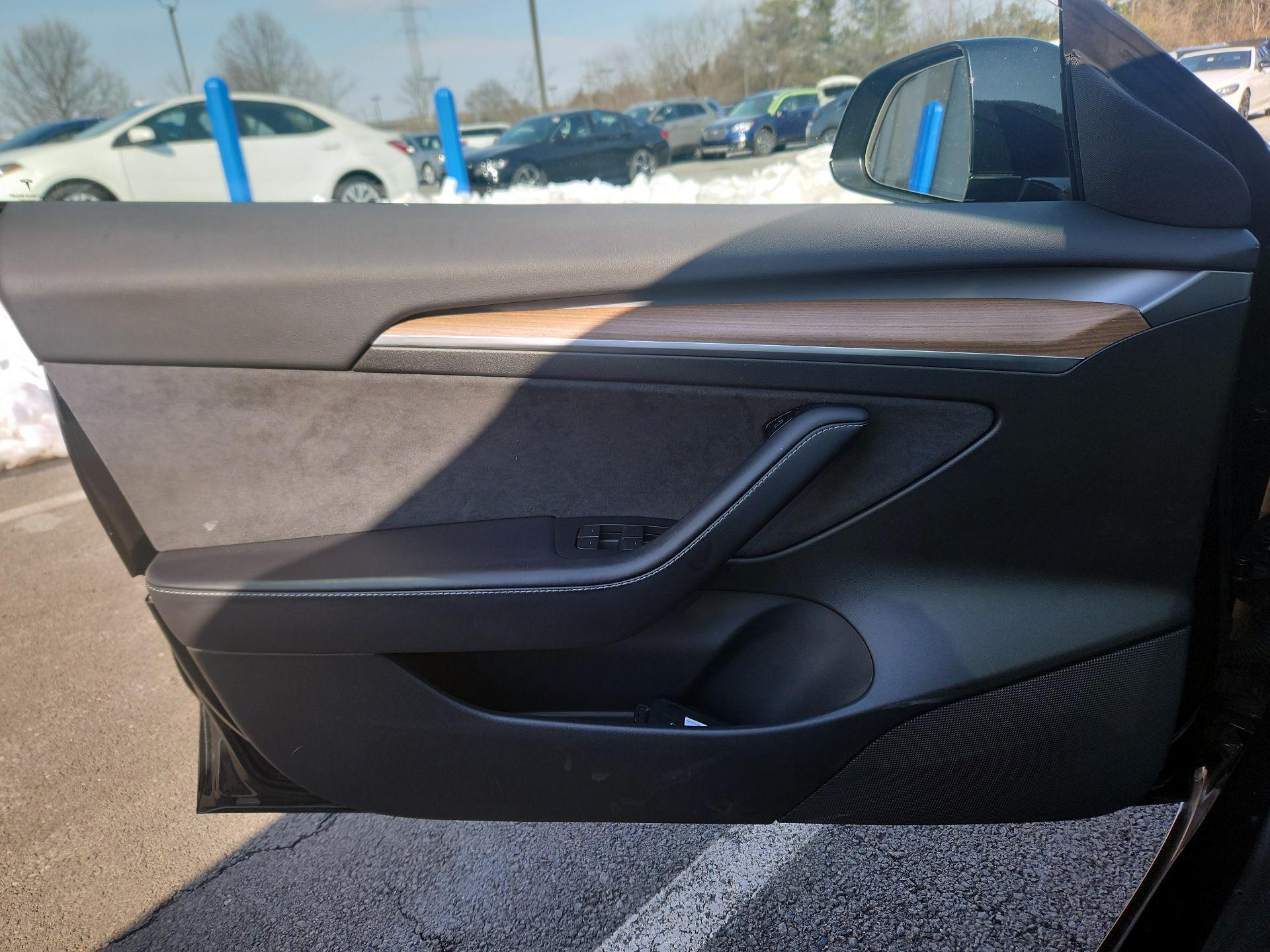 Thumbnail: 2023 Tesla Model 3 - 10