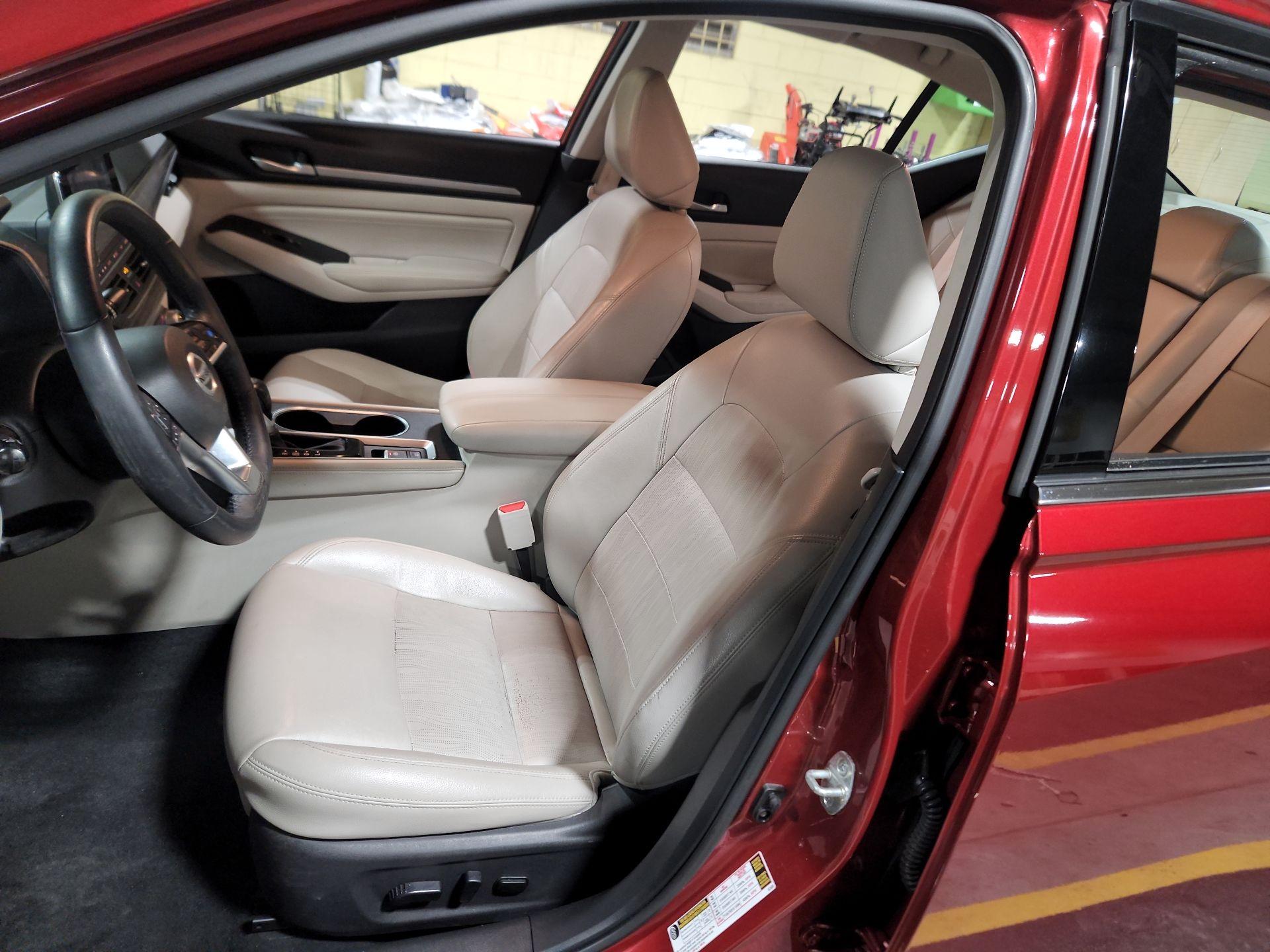 Thumbnail: 2019 Nissan Altima - 9