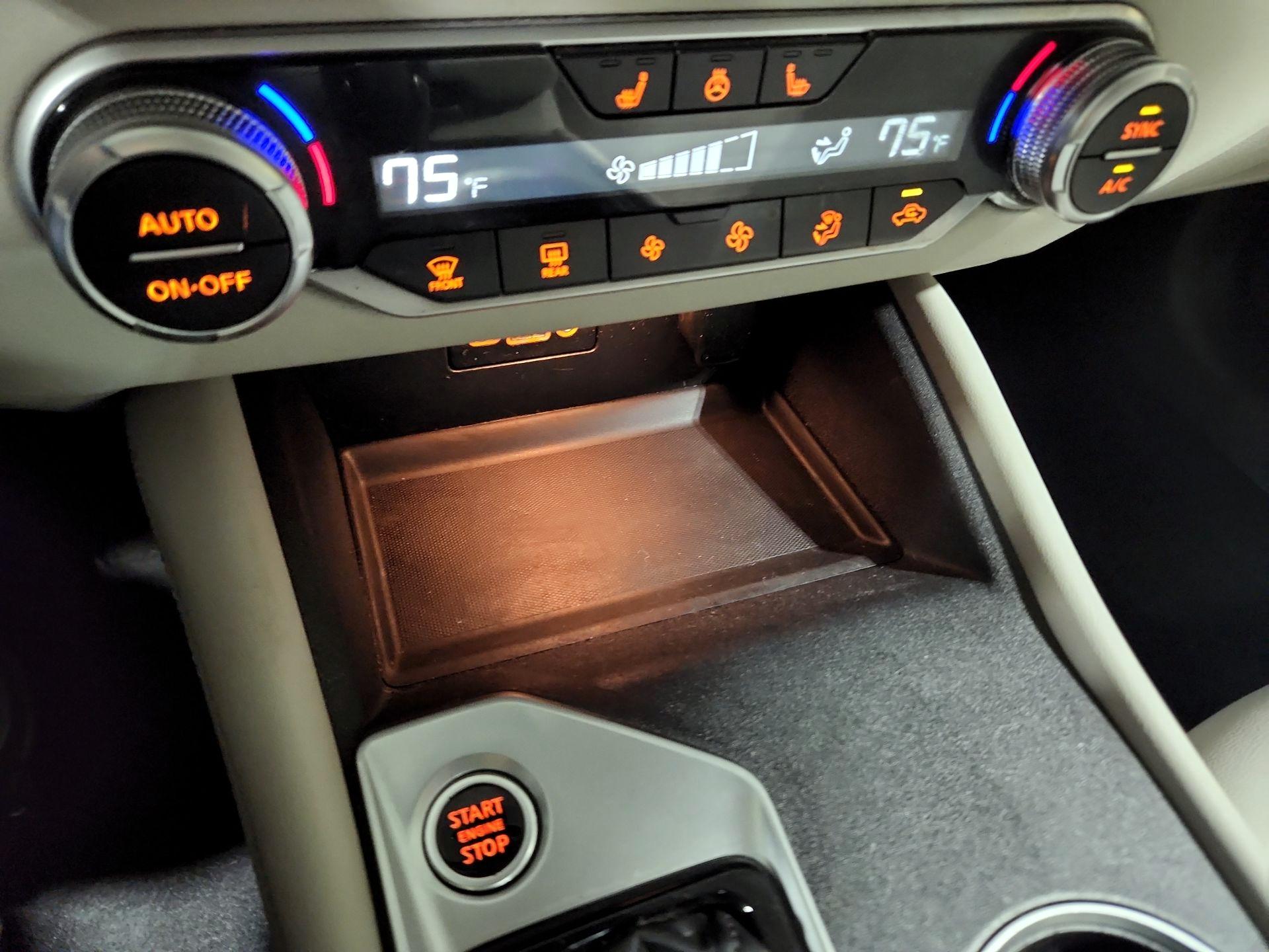 Thumbnail: 2019 Nissan Altima - 15