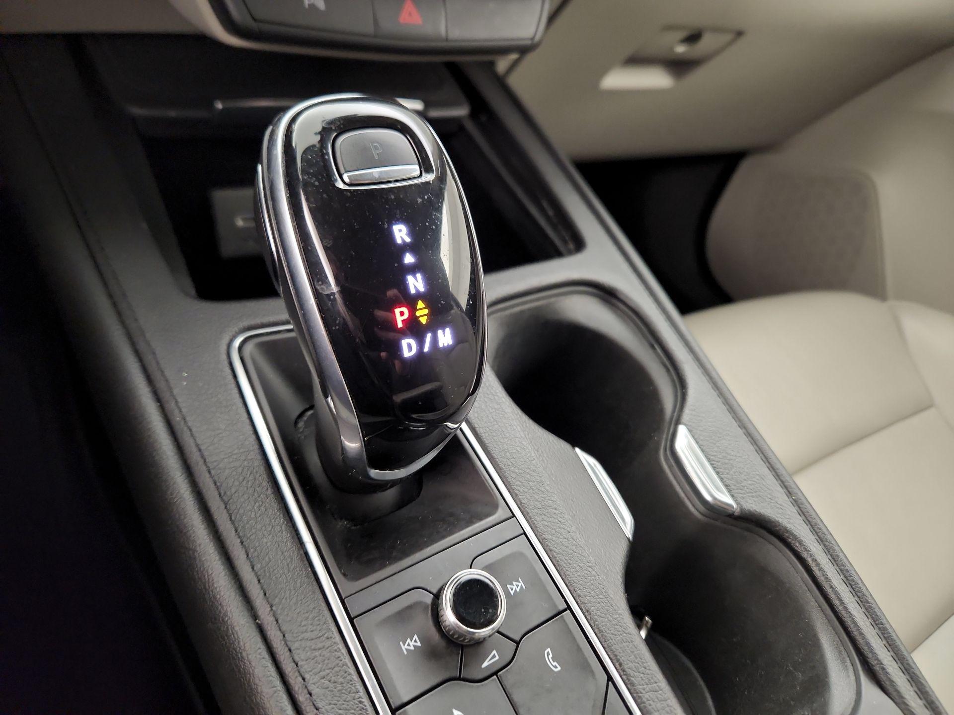 Thumbnail: 2020 Cadillac XT4 - 17