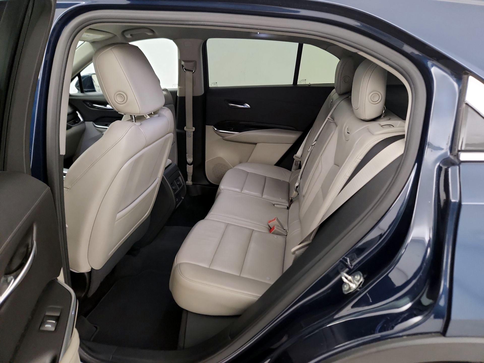 Thumbnail: 2020 Cadillac XT4 - 19