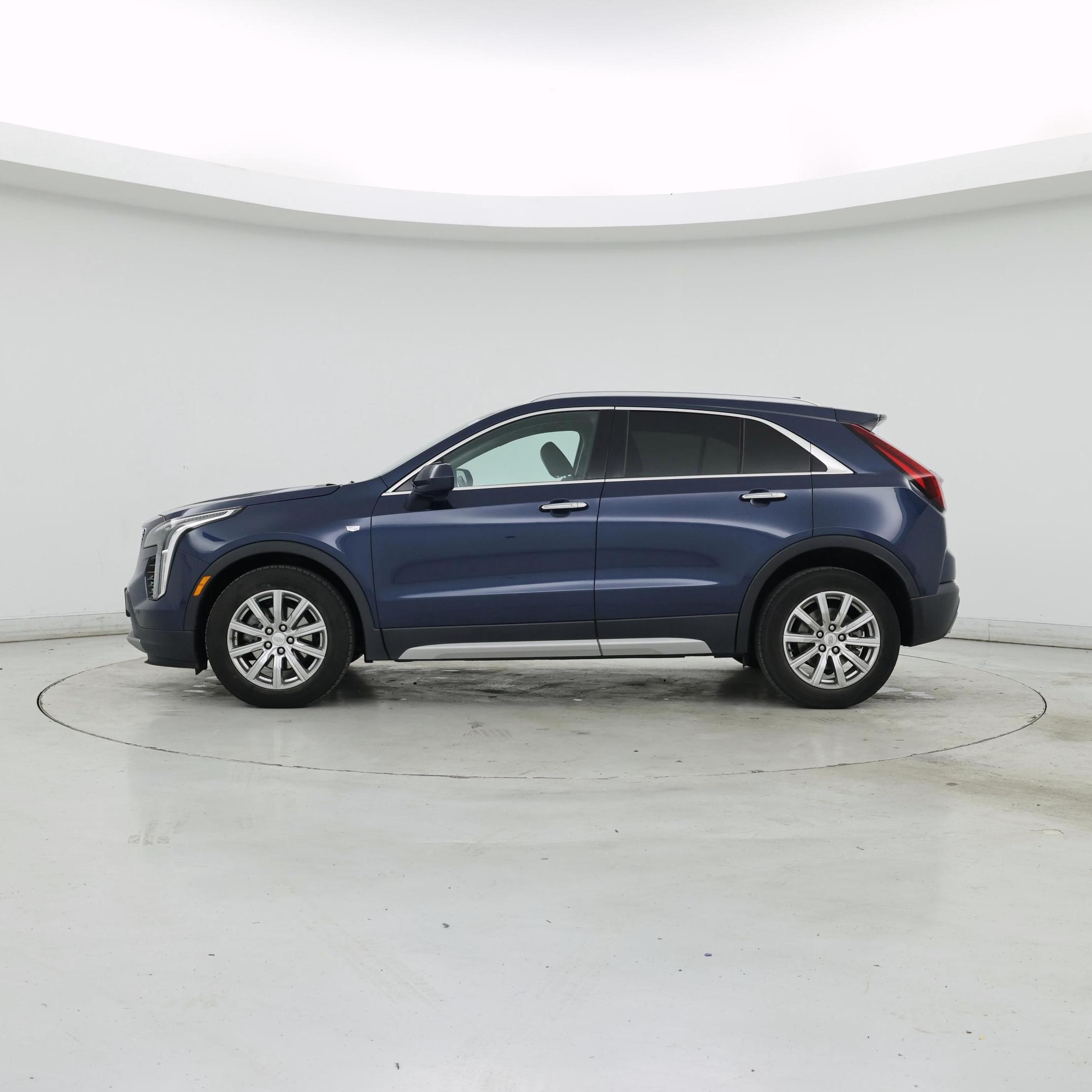 Thumbnail: 2020 Cadillac XT4 - 3