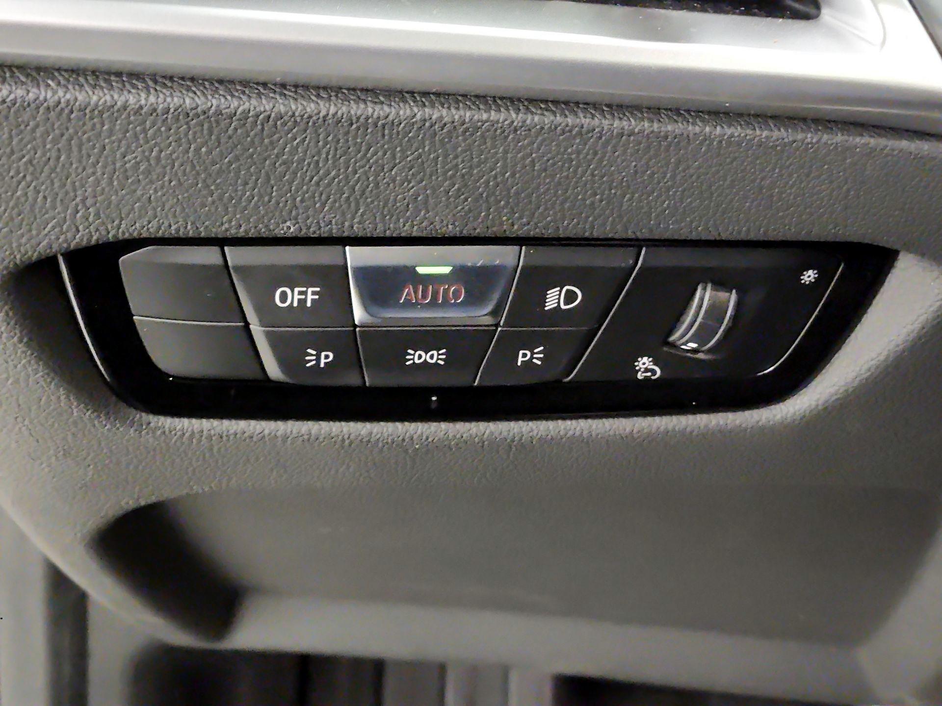 Thumbnail: 2025 BMW 3 Series - 13