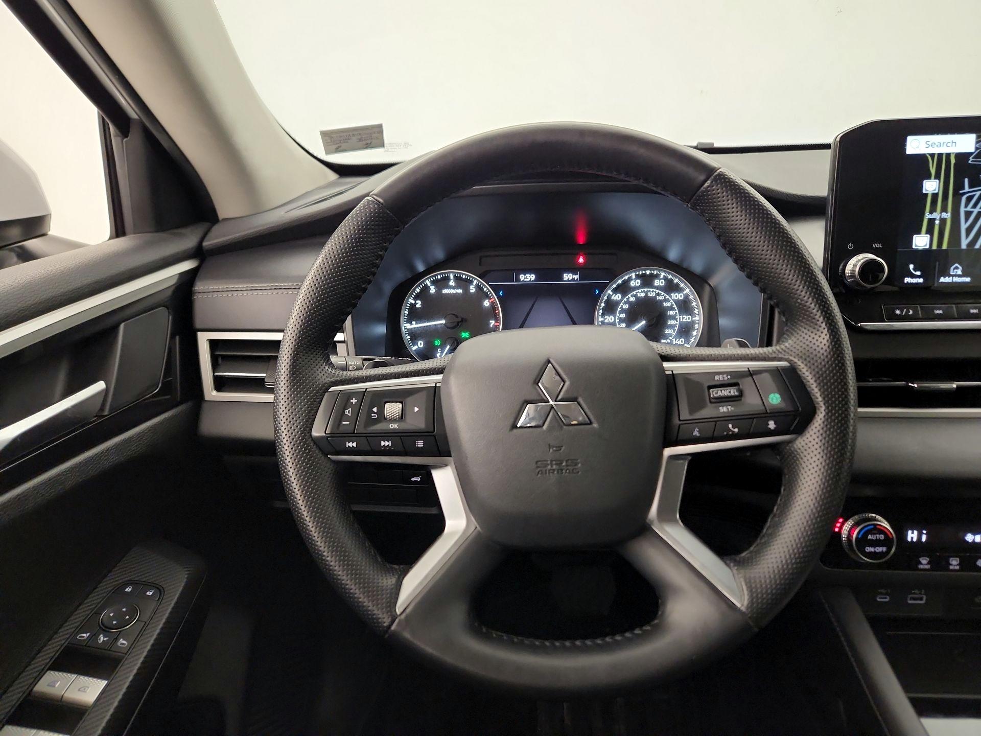 Thumbnail: 2024 Mitsubishi Outlander - 10