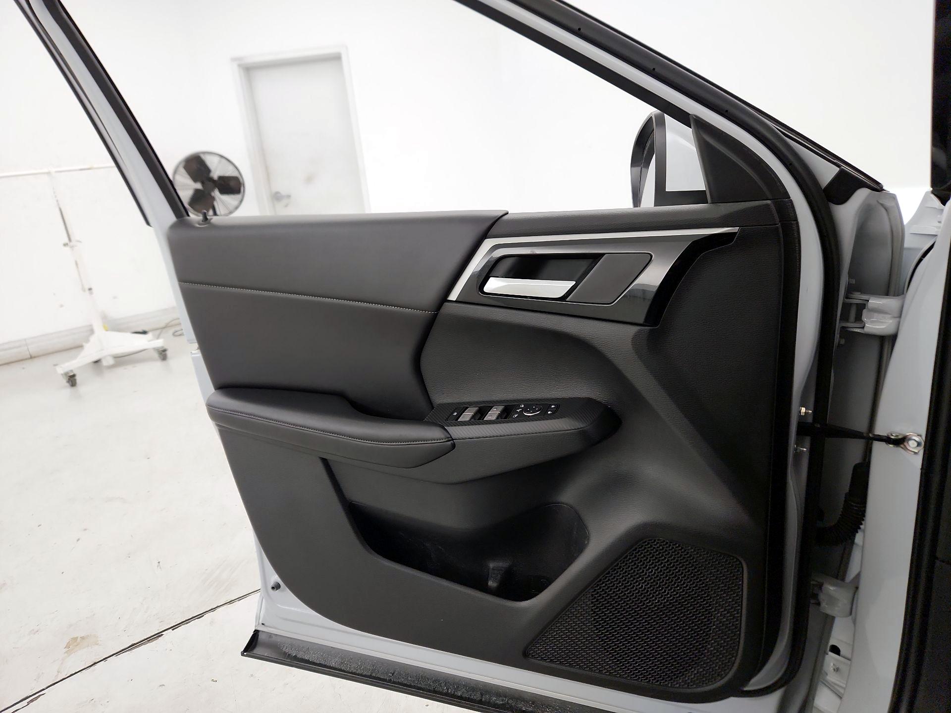 Thumbnail: 2024 Mitsubishi Outlander - 12