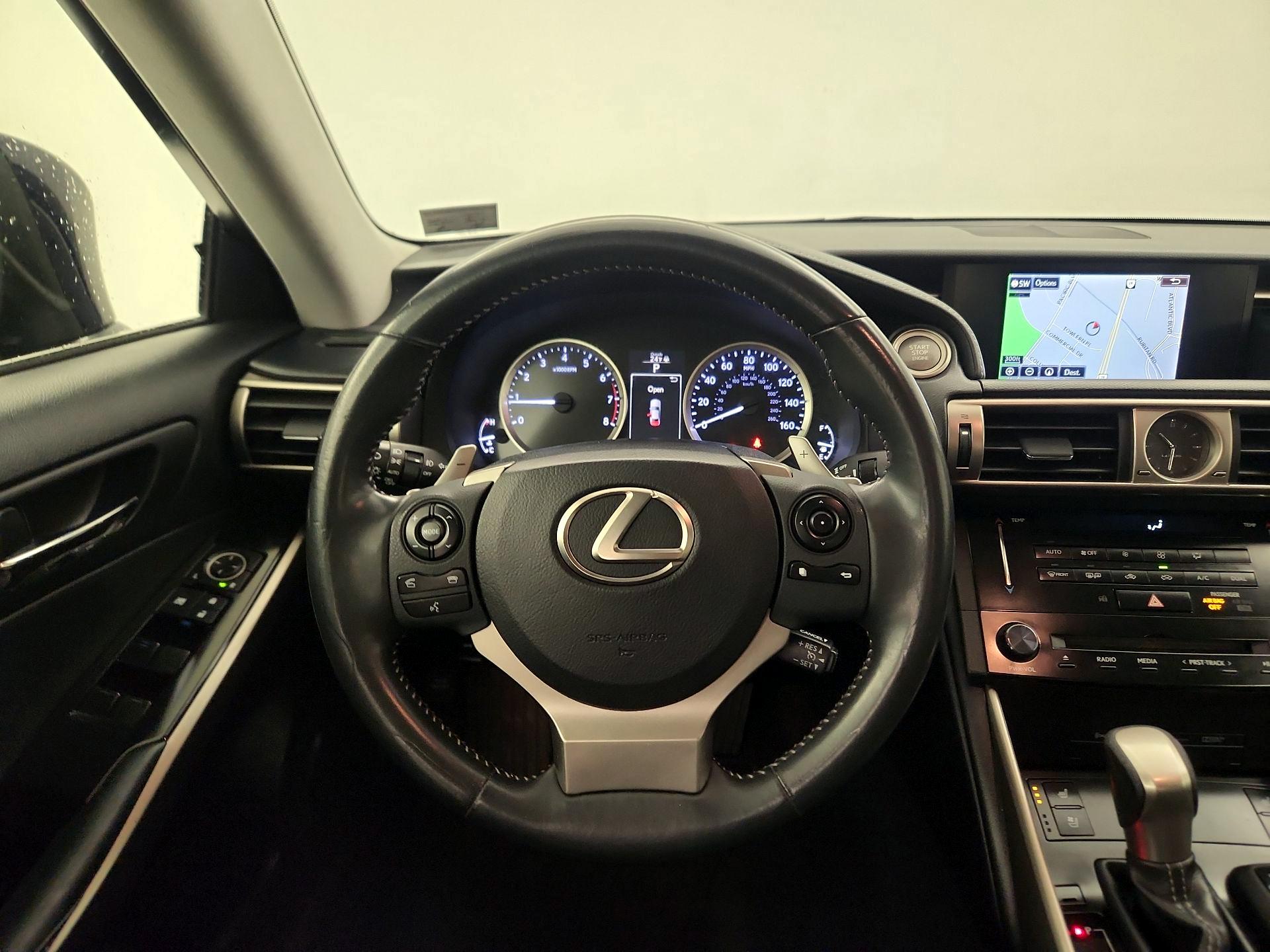 Thumbnail: 2014 Lexus IS - 10