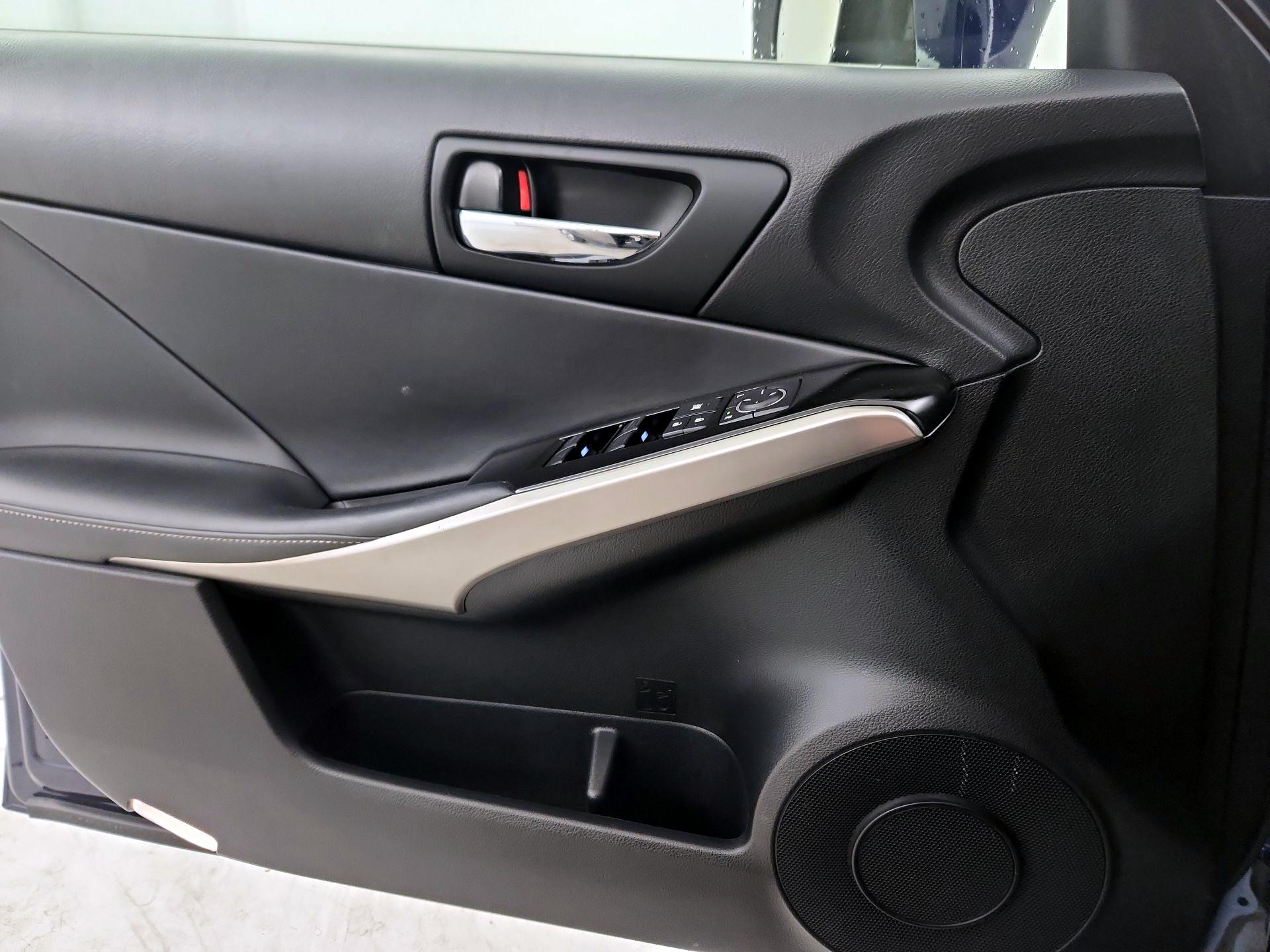 Thumbnail: 2014 Lexus IS - 12