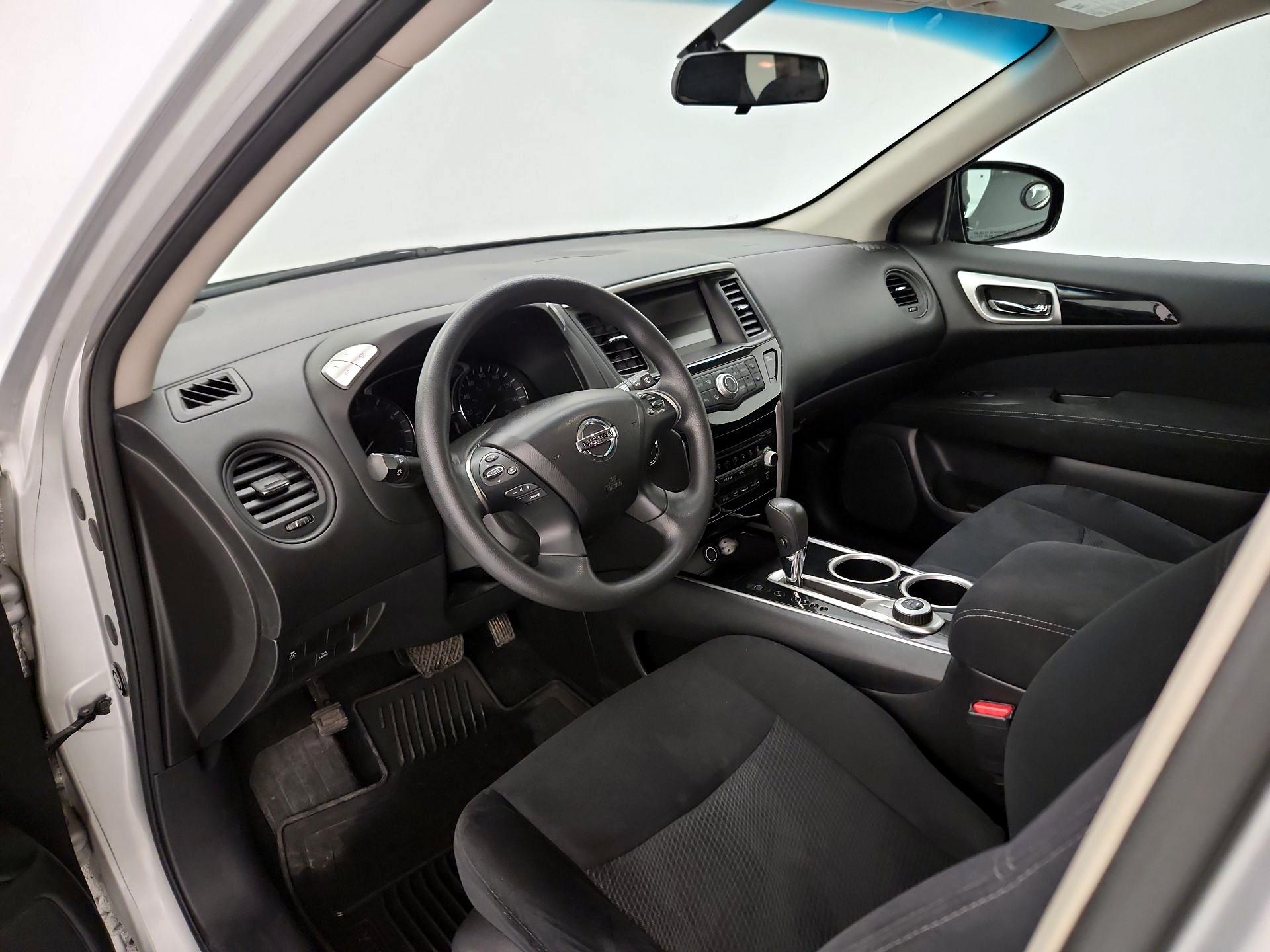 Thumbnail: 2015 Nissan Pathfinder - 11