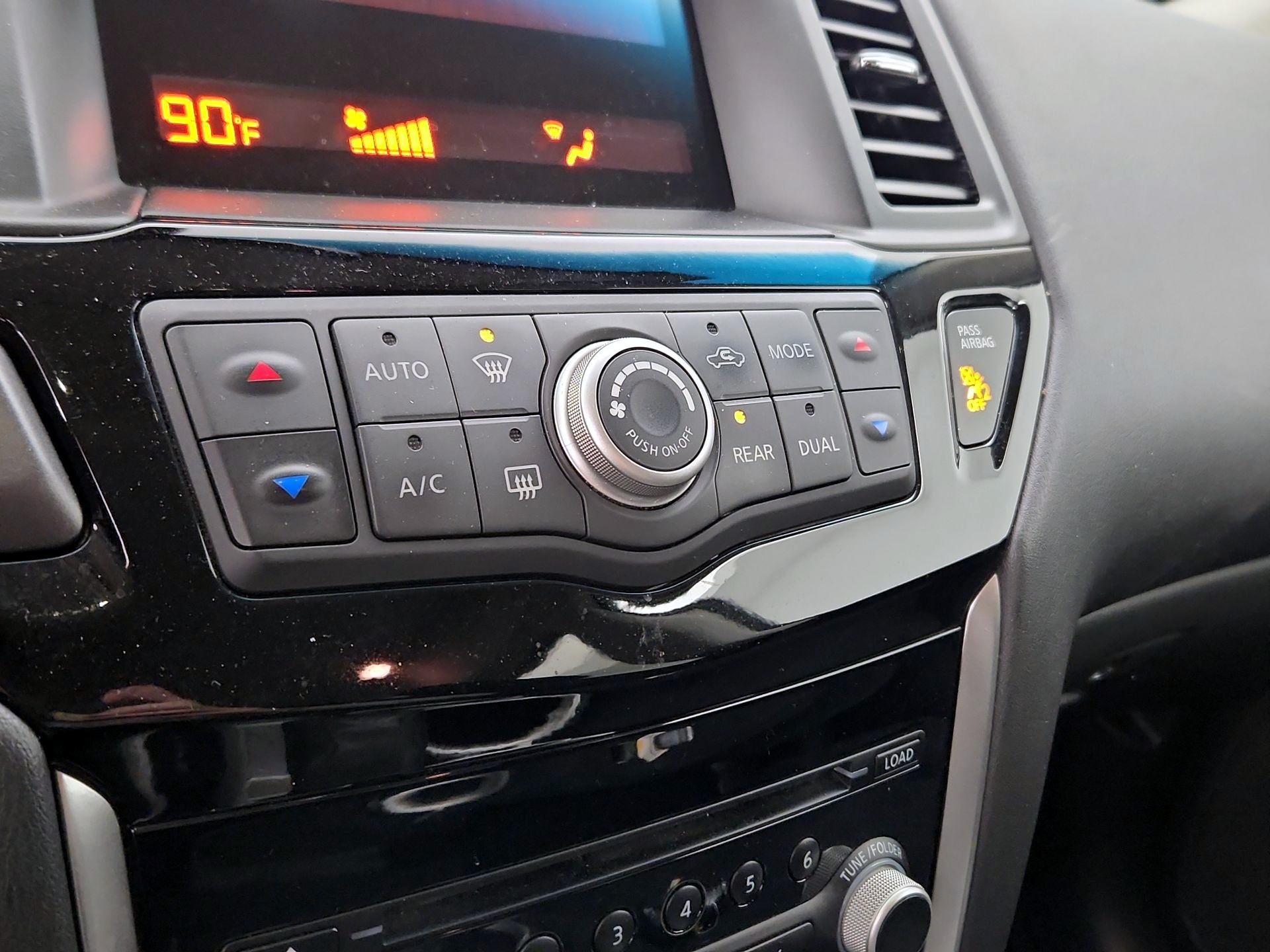 Thumbnail: 2015 Nissan Pathfinder - 15