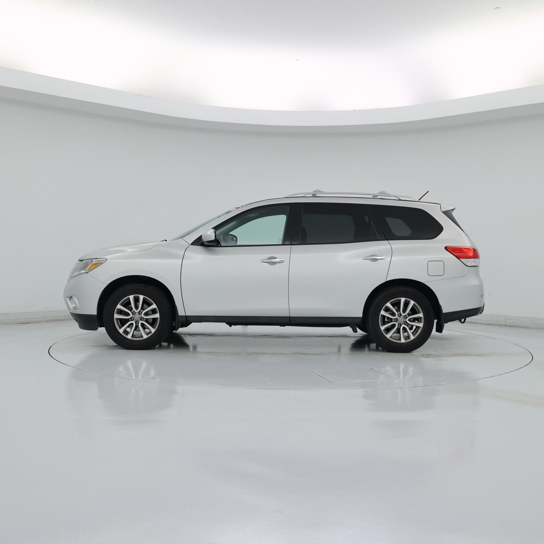 Thumbnail: 2015 Nissan Pathfinder - 3